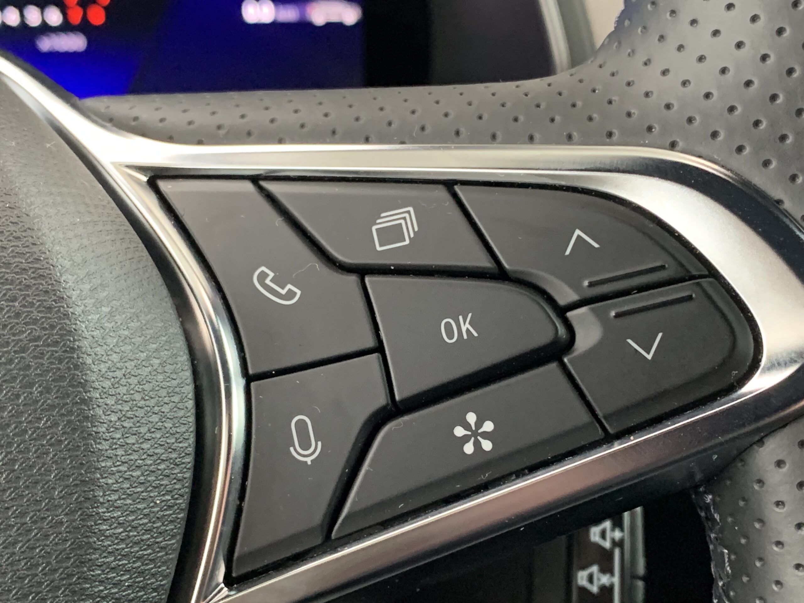 RENAULT SYMBIOZ TECHNO MICRO HIBRIDO DE 140CV + PACK SAFETY & DRIVING