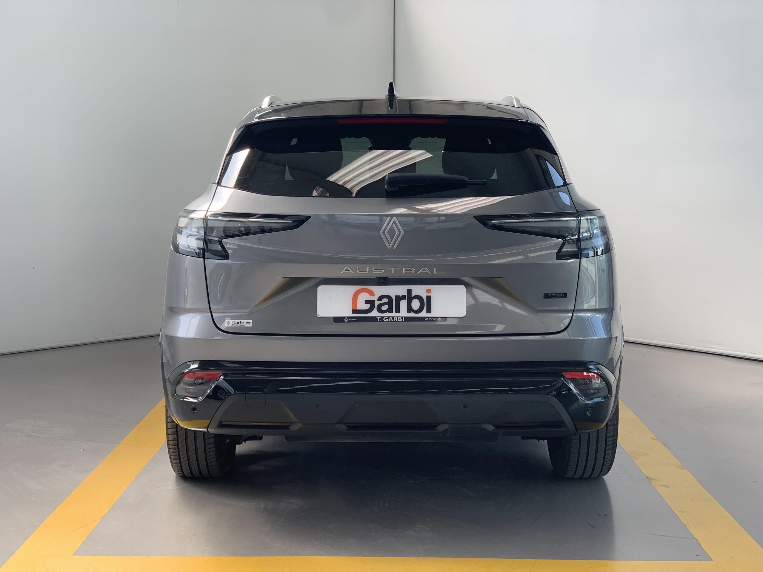 RENAULT AUSTRAL TECHNO E-TECH FULL HYBRID 200CV + TECHO DE COLOR NEGRO