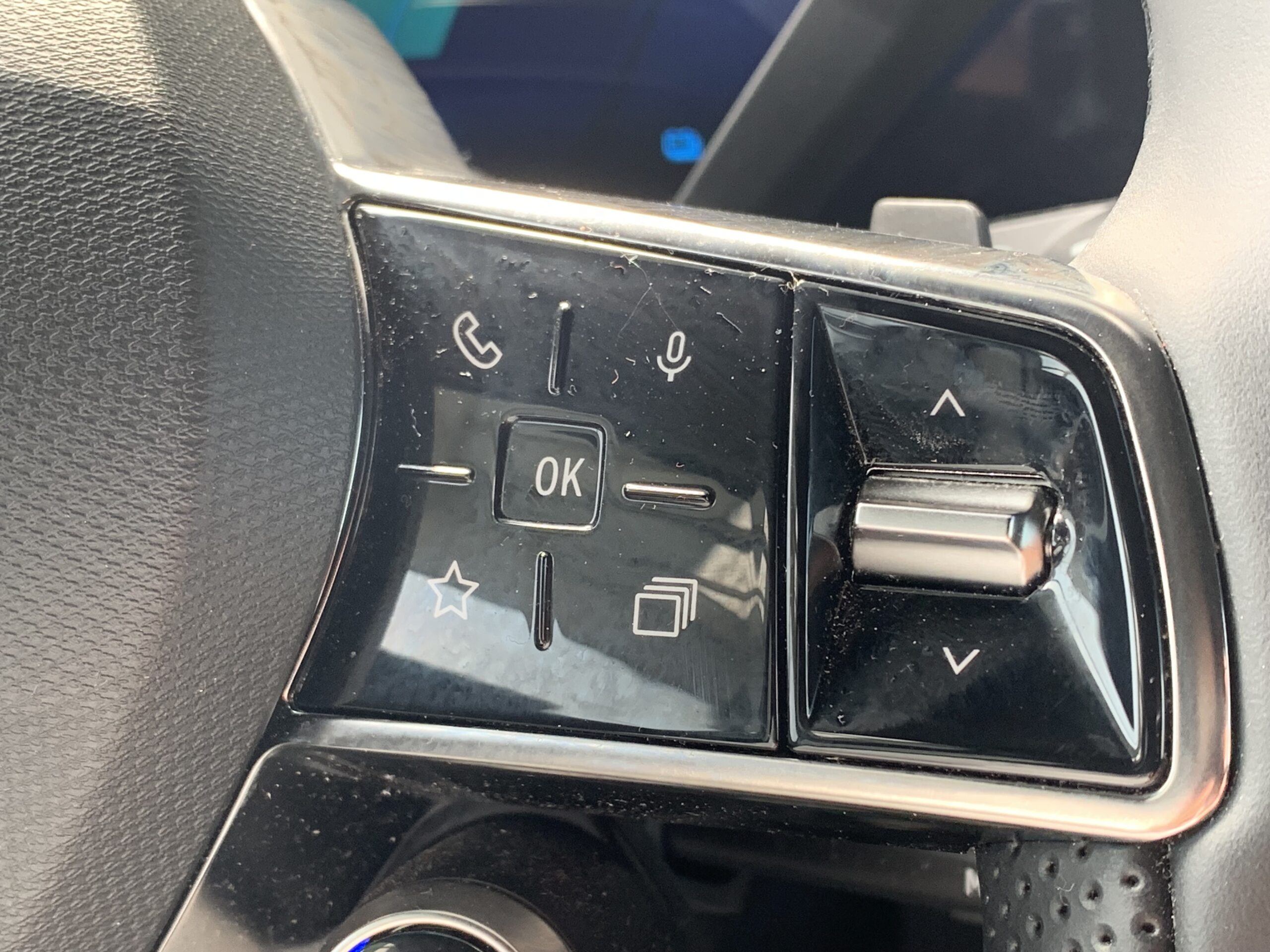 RENAULT AUSTRAL TECHNO E-TECH FULL HYBRID 200CV + TECHO DE COLOR NEGRO