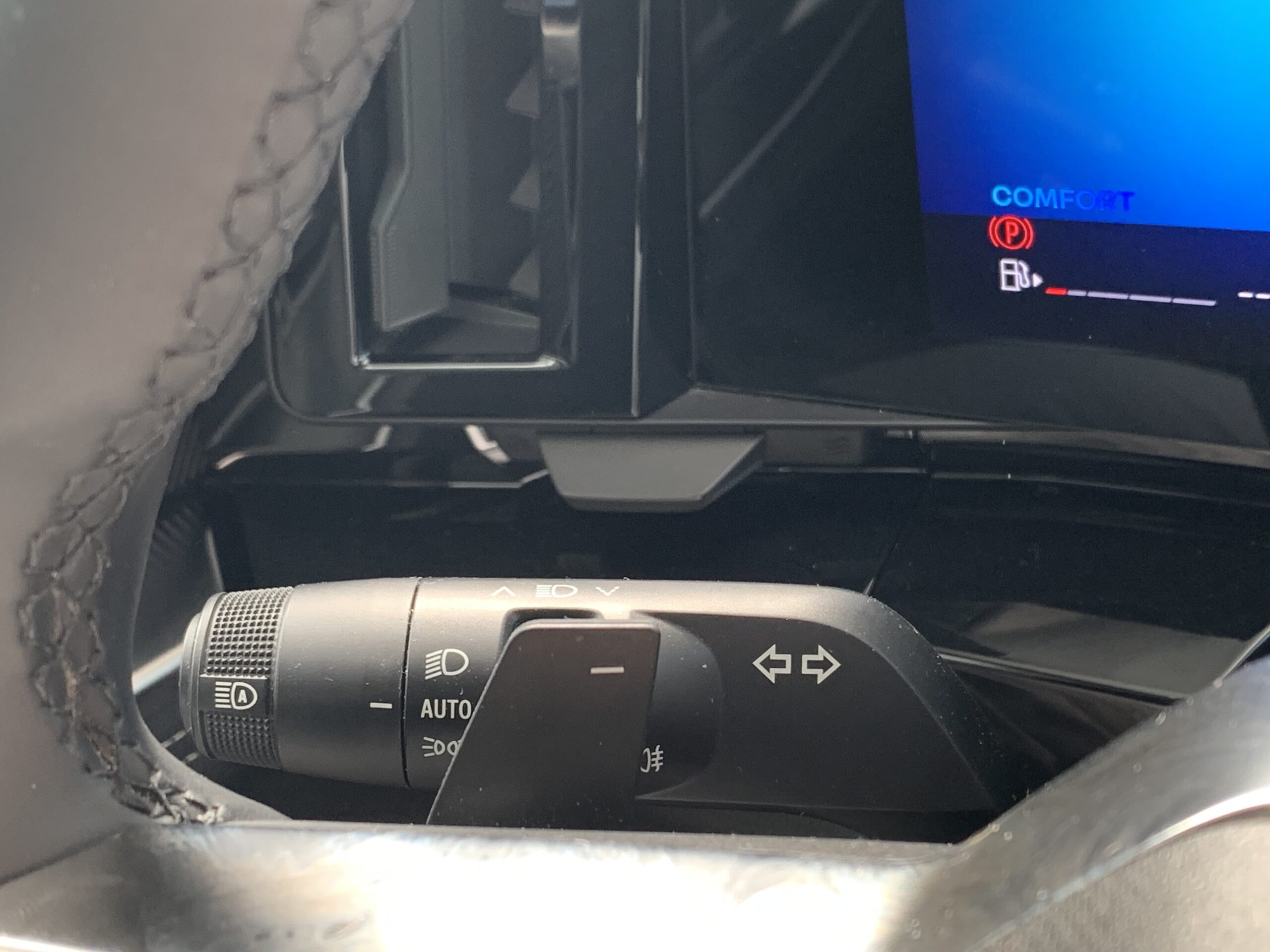 RENAULT AUSTRAL TECHNO E-TECH FULL HYBRID 200CV + TECHO DE COLOR NEGRO