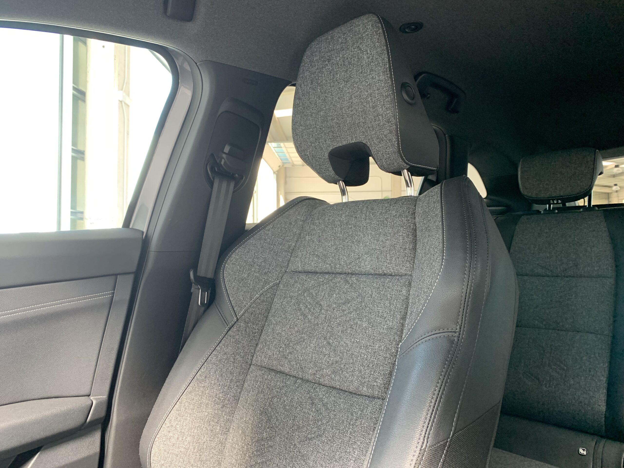 RENAULT AUSTRAL TECHNO E-TECH FULL HYBRID 200CV + TECHO DE COLOR NEGRO