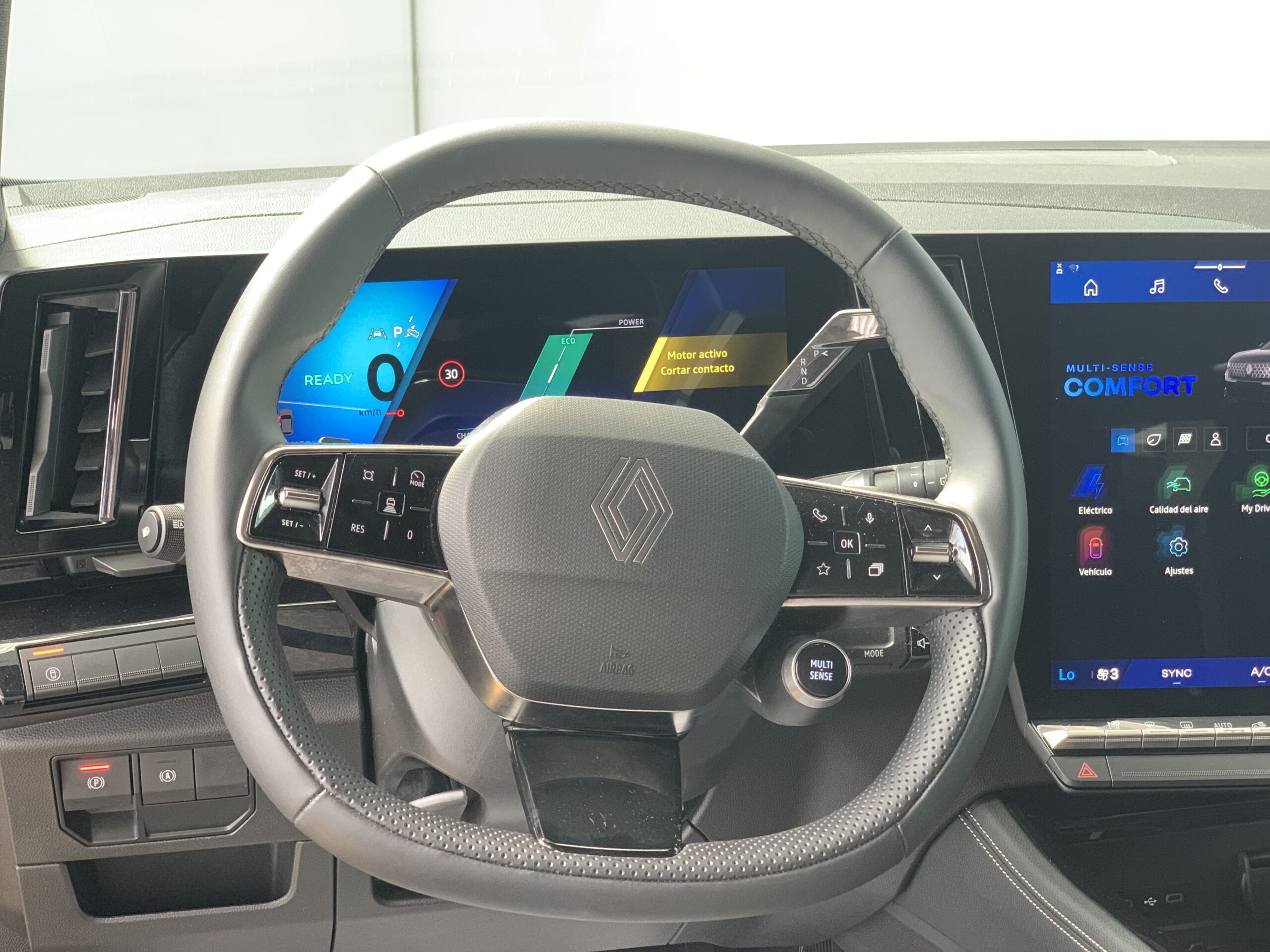 RENAULT AUSTRAL TECHNO E-TECH FULL HYBRID 200CV + TECHO DE COLOR NEGRO