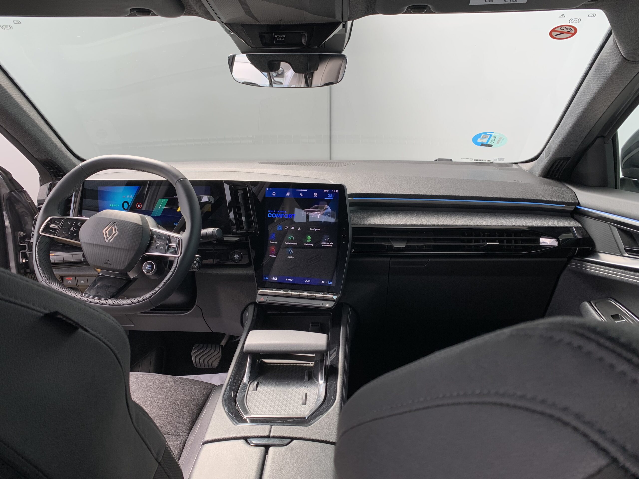 RENAULT AUSTRAL TECHNO E-TECH FULL HYBRID 200CV + TECHO DE COLOR NEGRO