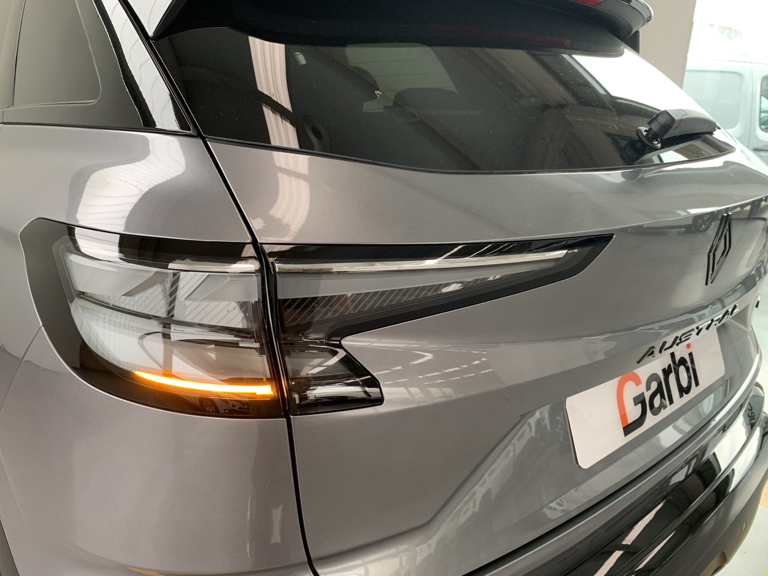 RENAULT AUSTRAL ESPIRIT ALPINE FULL HYBRID 200CV + RUEDA DE EMERGENCIA 17″