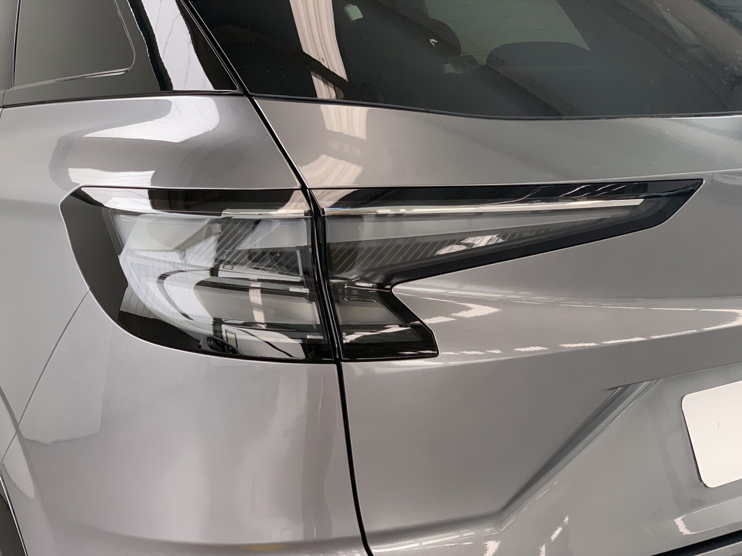 RENAULT AUSTRAL ESPIRIT ALPINE FULL HYBRID 200CV + RUEDA DE EMERGENCIA 17″