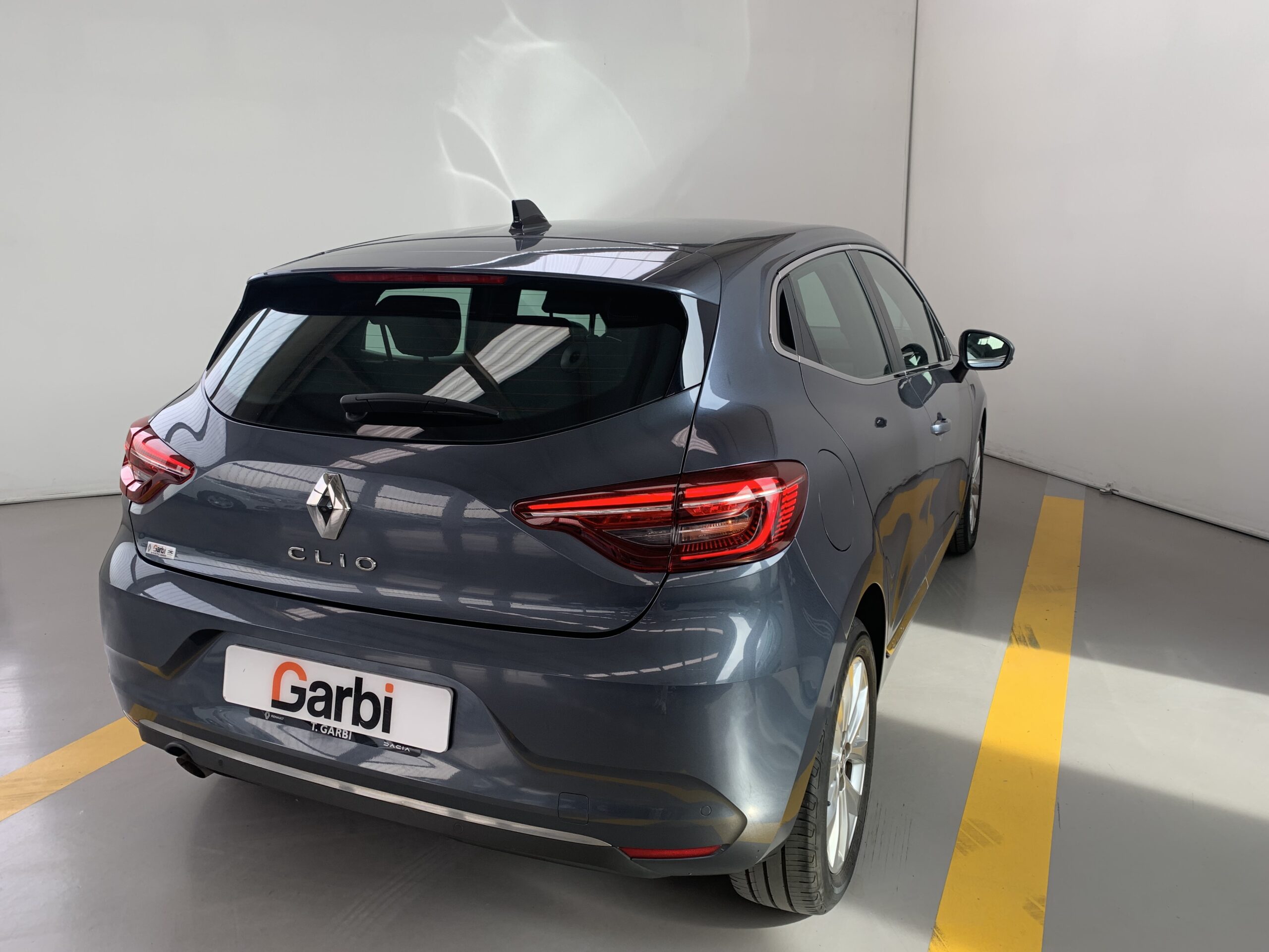 RENAULT CLIO ZEN TCE 90CV