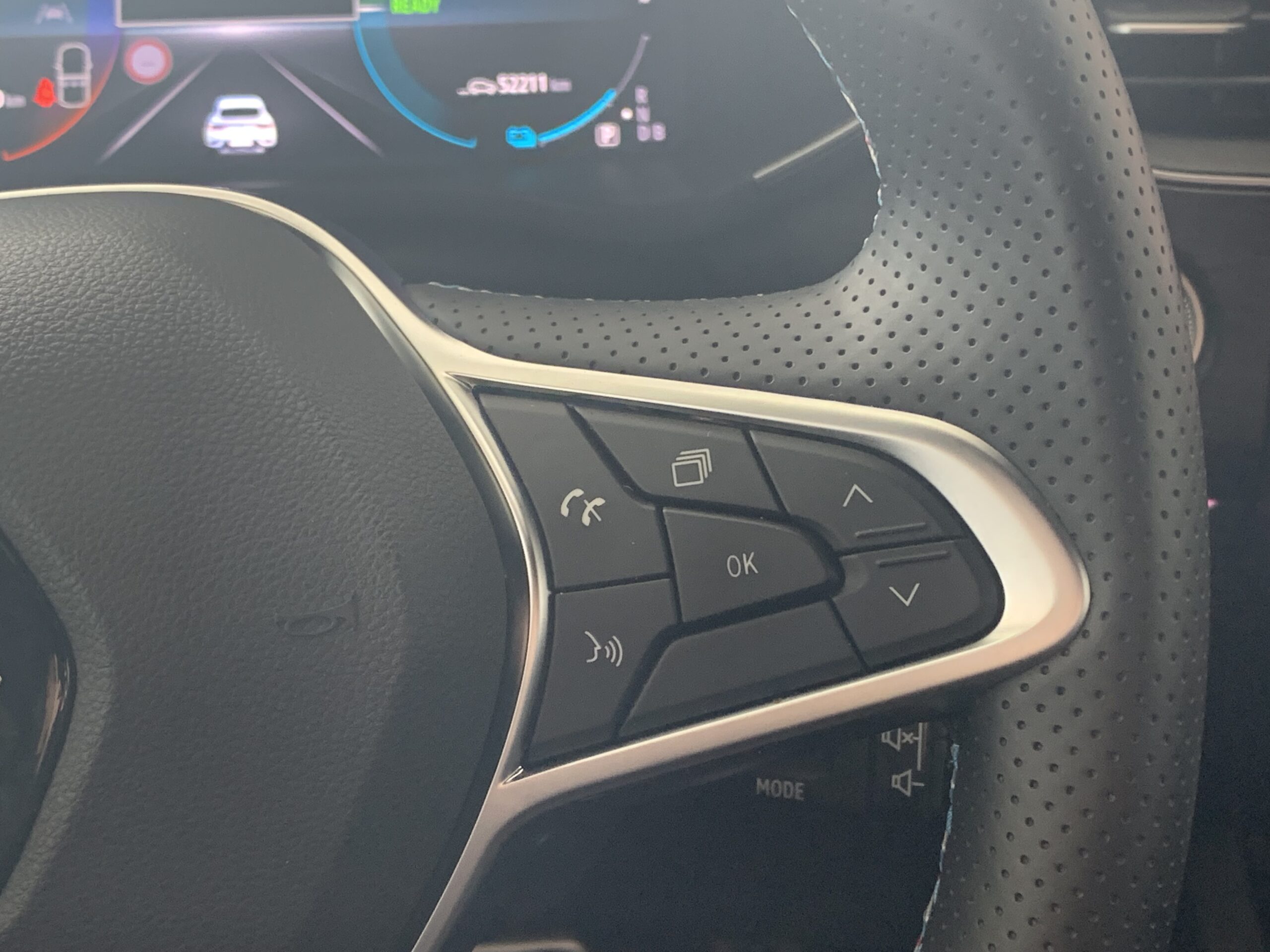 RENAULT ARKANA ESPIRIT ALPINE E-TECH FULL HYBRID 145CV + TECHO DE COLOR NEGRO + PACK PARKING PLUS