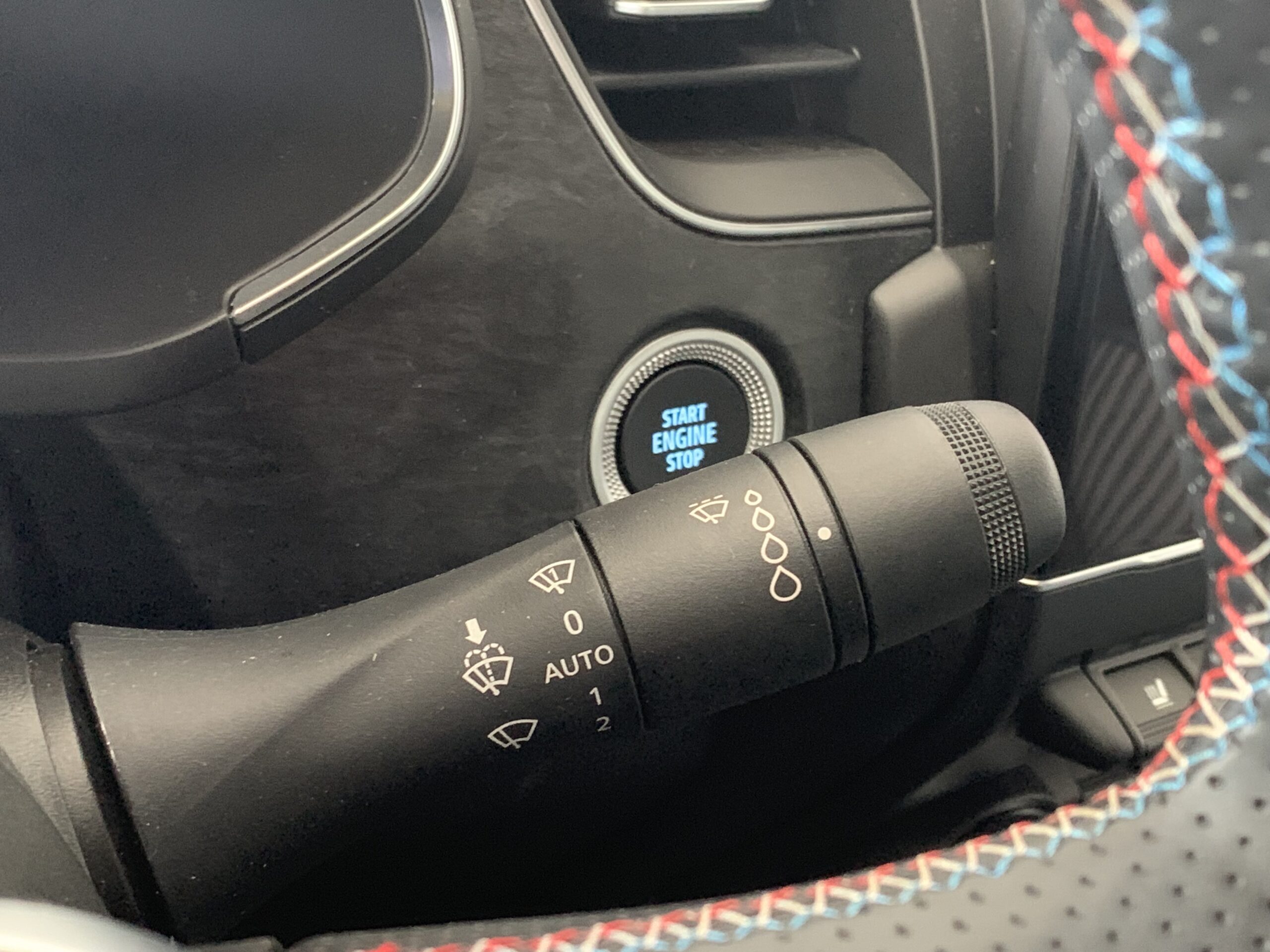 RENAULT ARKANA ESPIRIT ALPINE E-TECH FULL HYBRID 145CV + TECHO DE COLOR NEGRO + PACK PARKING PLUS