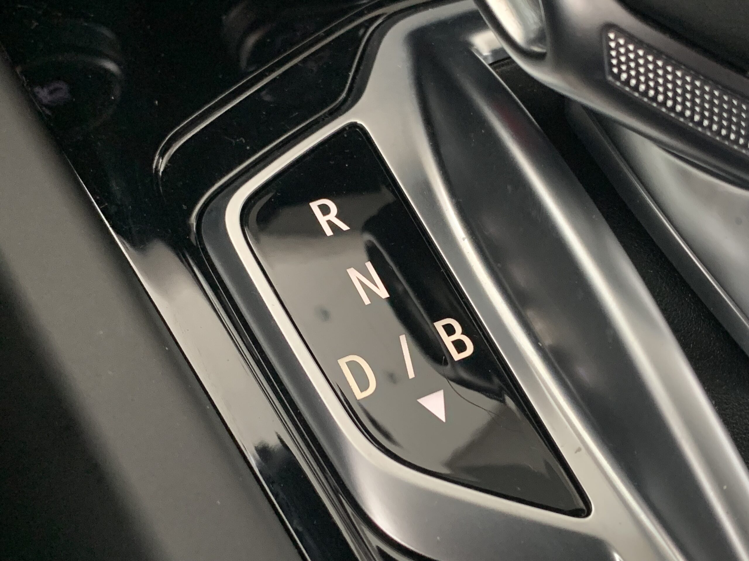 RENAULT ARKANA ESPIRIT ALPINE E-TECH FULL HYBRID 145CV + TECHO DE COLOR NEGRO + PACK PARKING PLUS