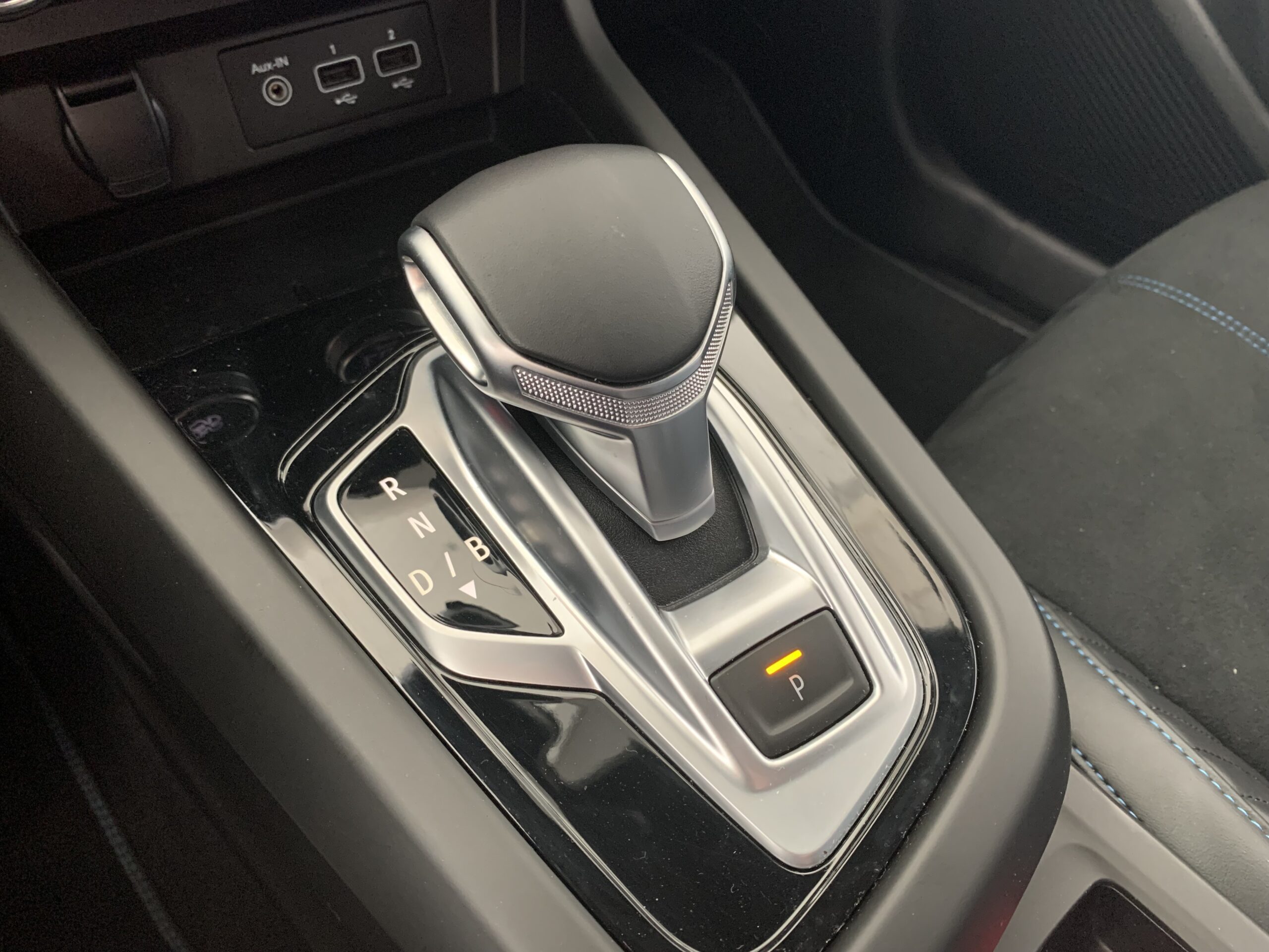 RENAULT ARKANA ESPIRIT ALPINE E-TECH FULL HYBRID 145CV + TECHO DE COLOR NEGRO + PACK PARKING PLUS