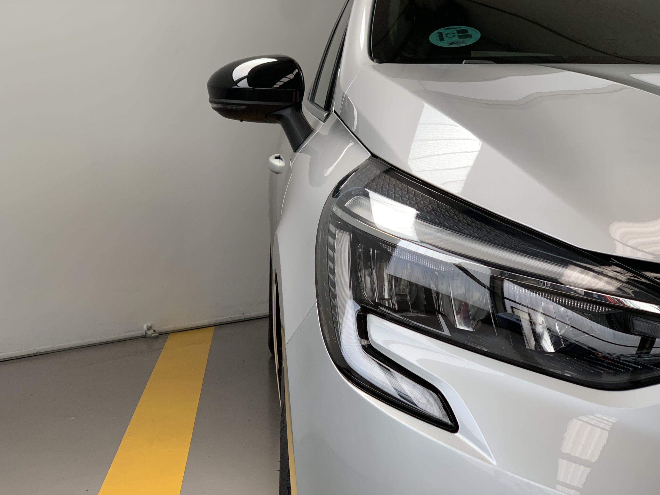 CLIO TECHNO TCE 140 CV + CARGADOR DE INDUCCIÓN + PACK EASY PARKING + PACK LIGHTING + PACK FULL SCREEN EASY LINK + RUEDA DE REPUESTO