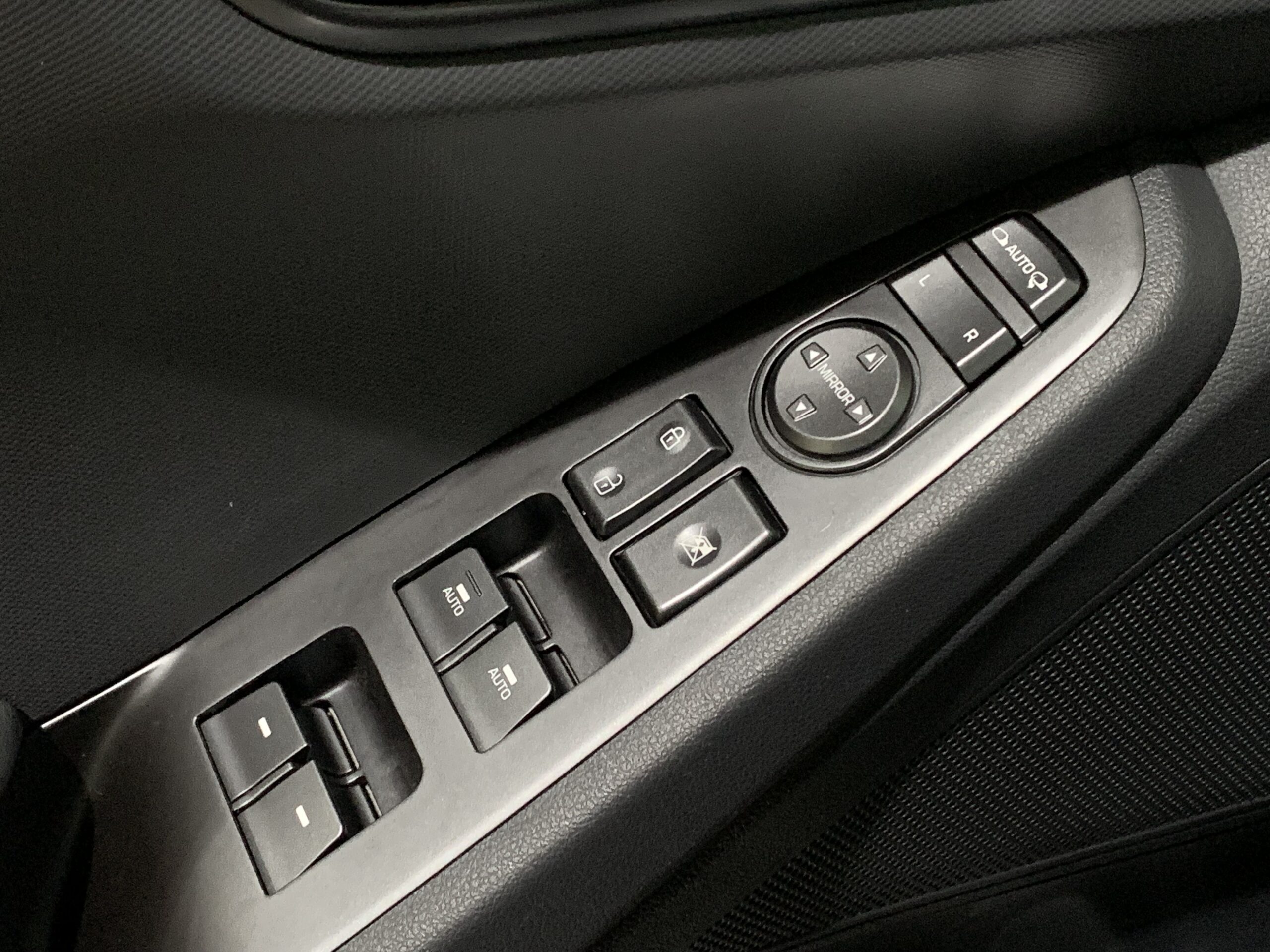 HYUNDAI IONIQ HIBRIDO ENCHUFABLE STYLE 141CV