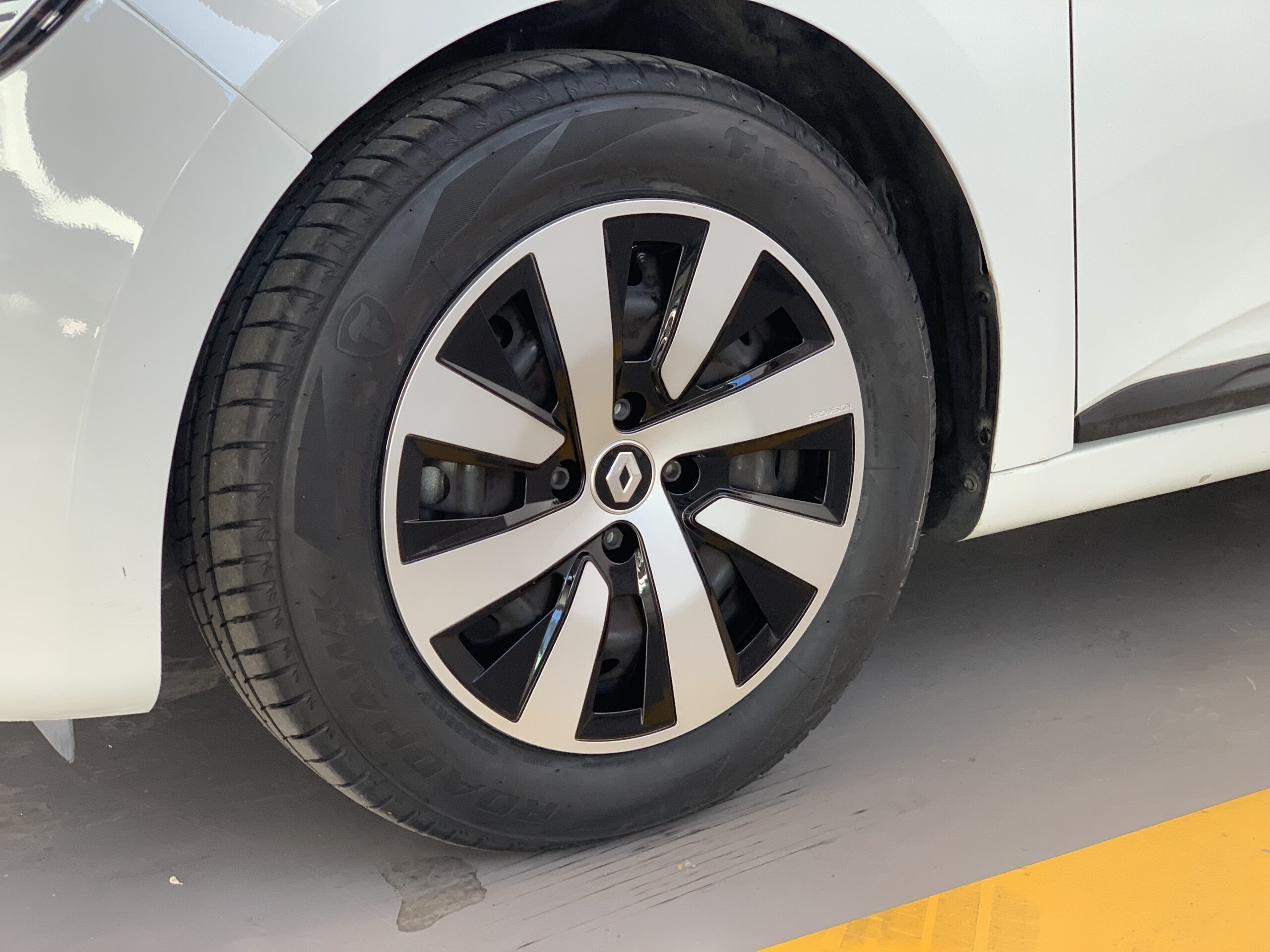 CLIO EQUILIBRE DCI 100 CV + RUEDA DE REPUESTO