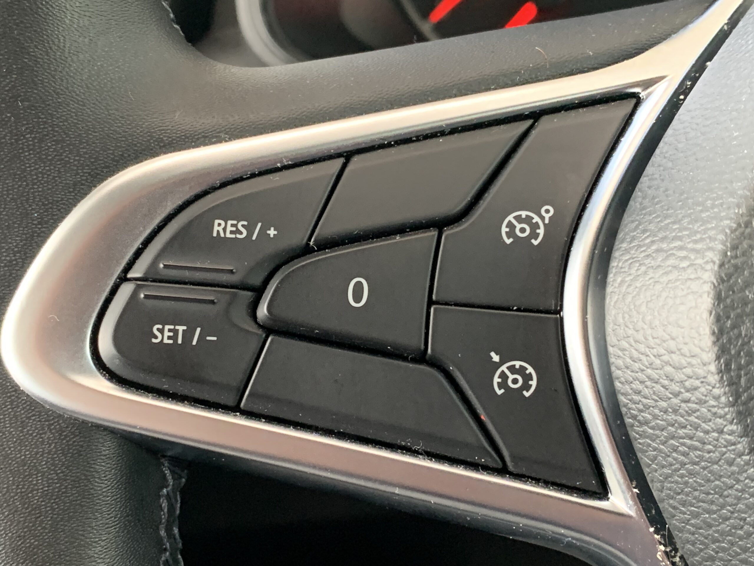 CLIO EQUILIBRE DCI 100 CV + RUEDA DE REPUESTO