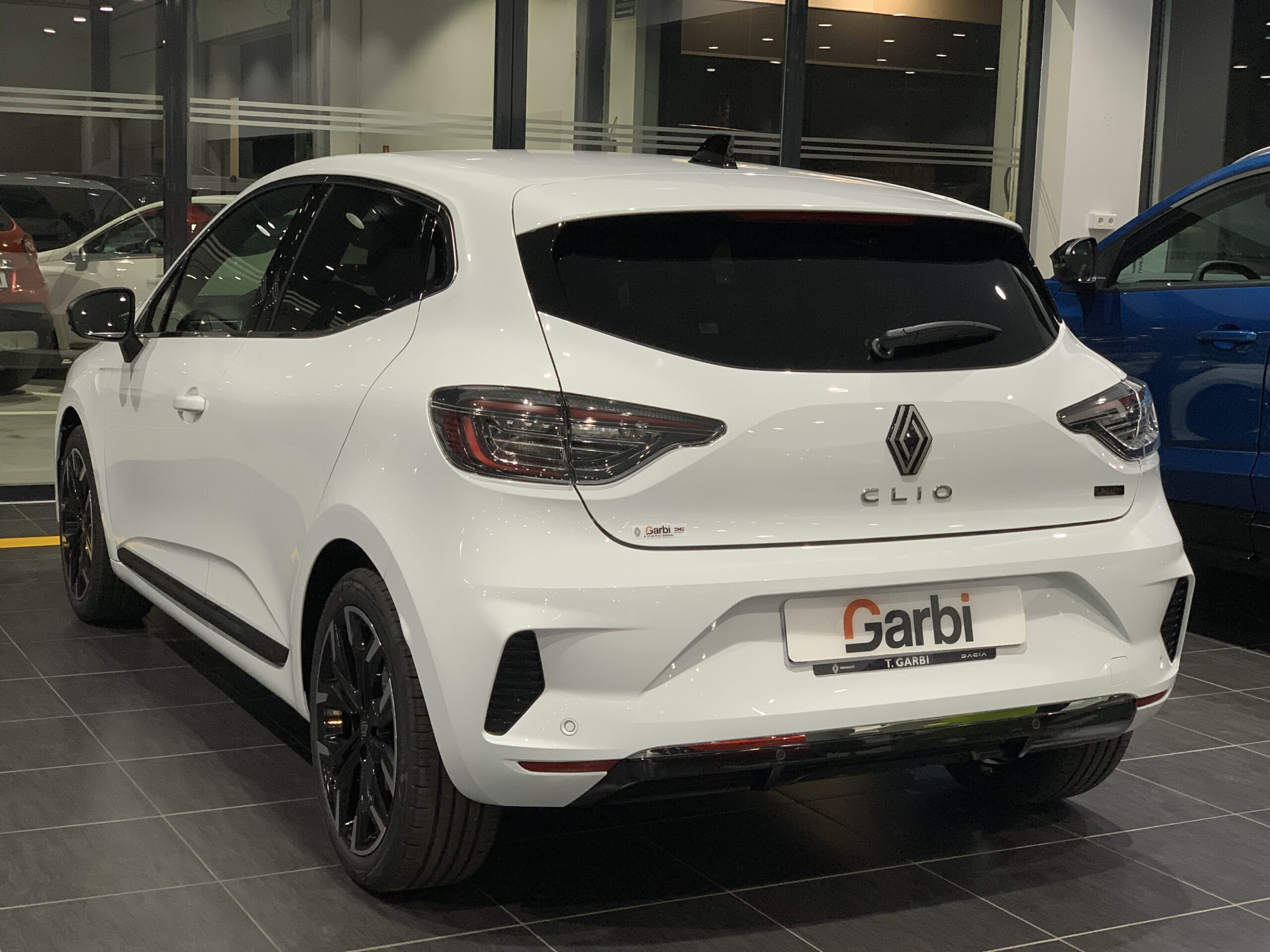 CLIO TECHNO FULL HYBRID E-TECH 145 CV+ PACK LOOK + RUEDA DE REPUESTO
