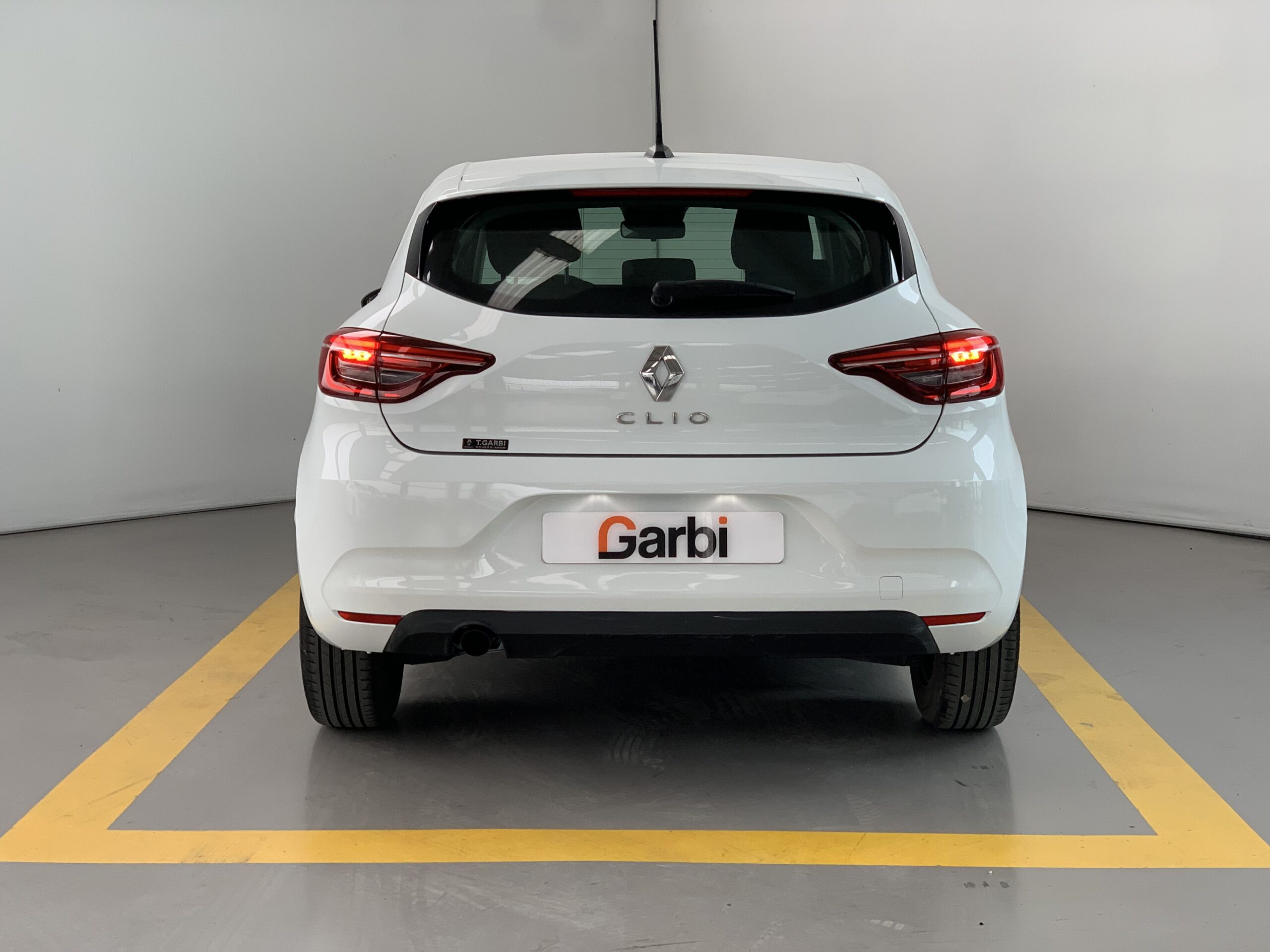 RENAULT CLIO BUSINESS DCI 85CV + RUEDA DE REPUESTO