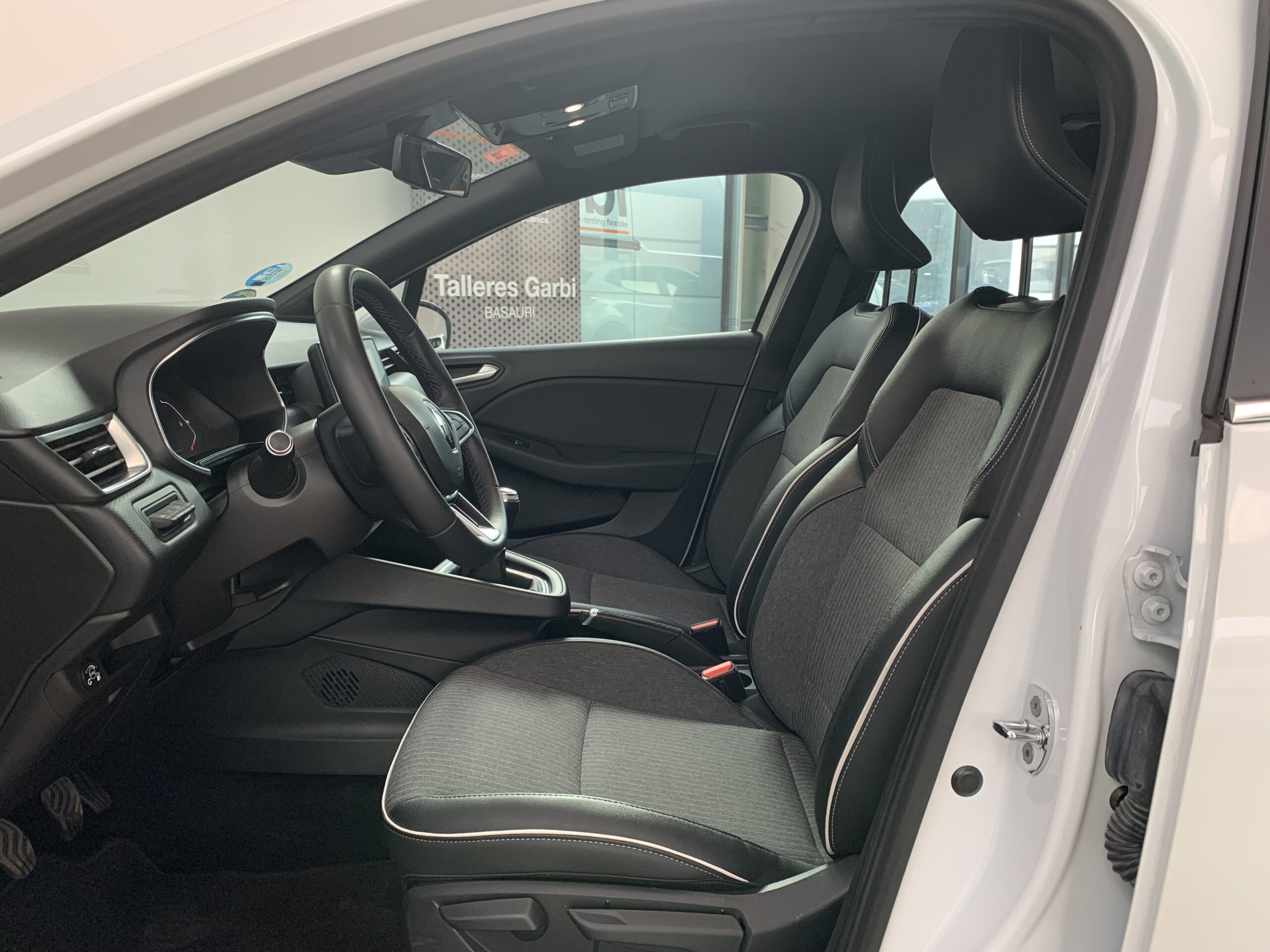 RENAULT CLIO ZEN GLP 100CV + PACK NAVEGACION