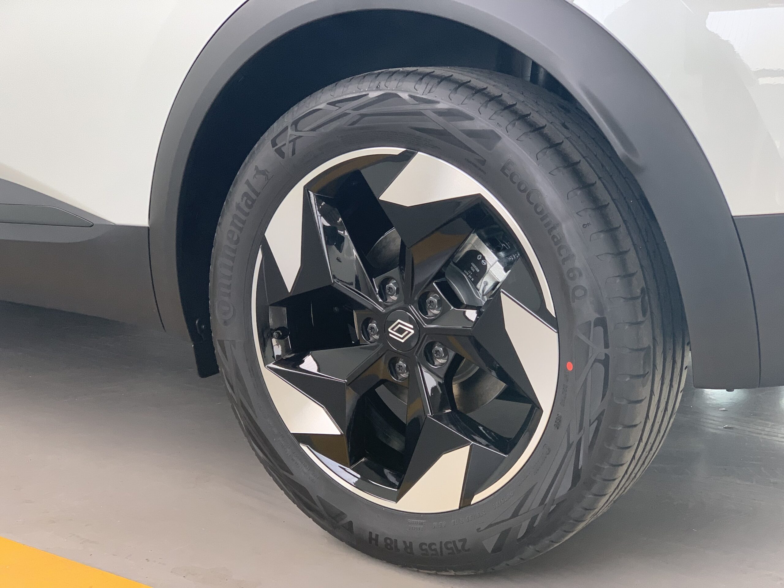 RENAULT CAPTUR TECHNO FULL HYBRID 160CV + RUEDA DE REPUESTO + CARROCERIA BLANCO NACARADO CON TECHO NEGRO BRILLANTE
