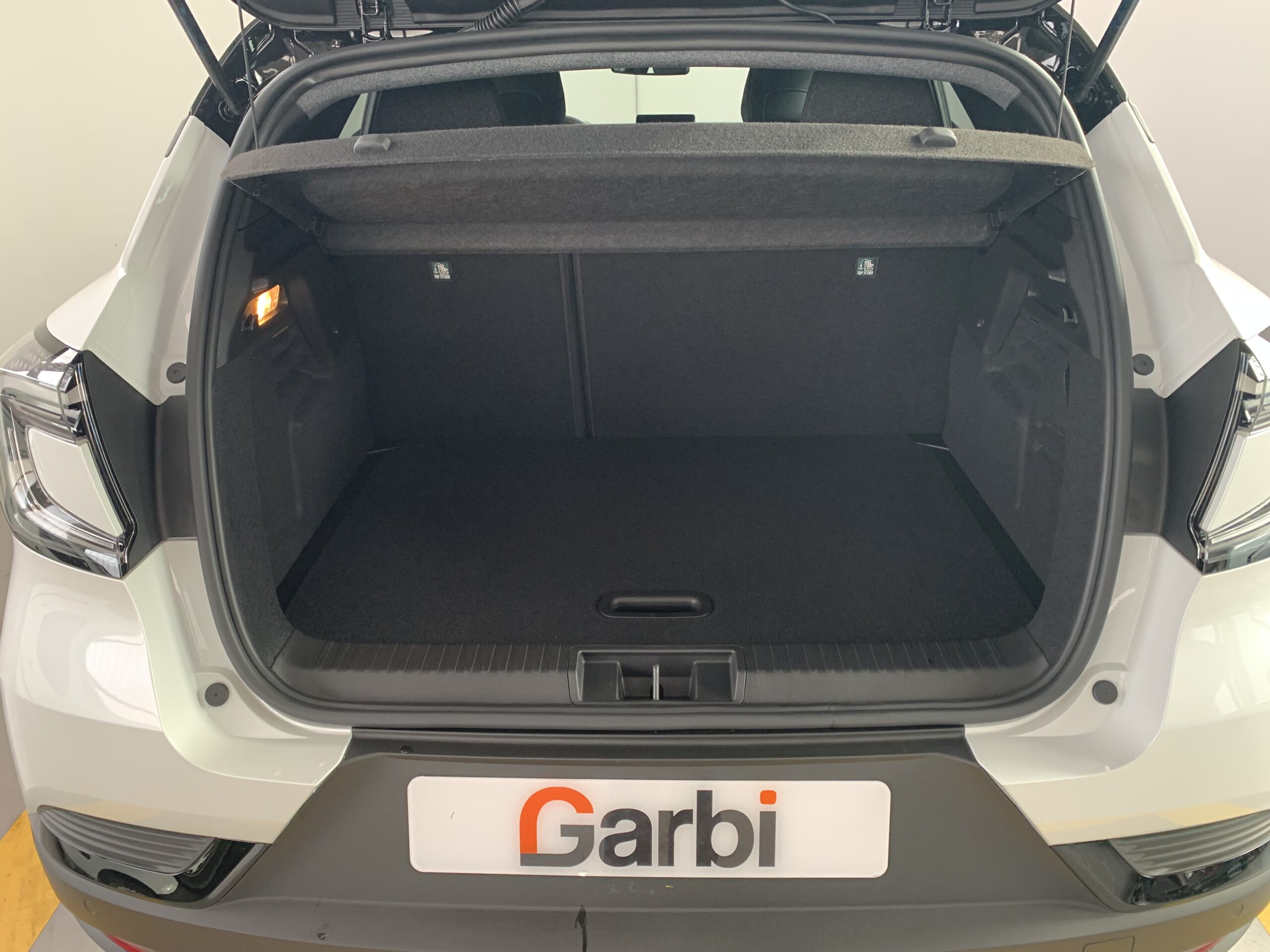 RENAULT CAPTUR TECHNO FULL HYBRID 160CV + RUEDA DE REPUESTO + CARROCERIA BLANCO NACARADO CON TECHO NEGRO BRILLANTE