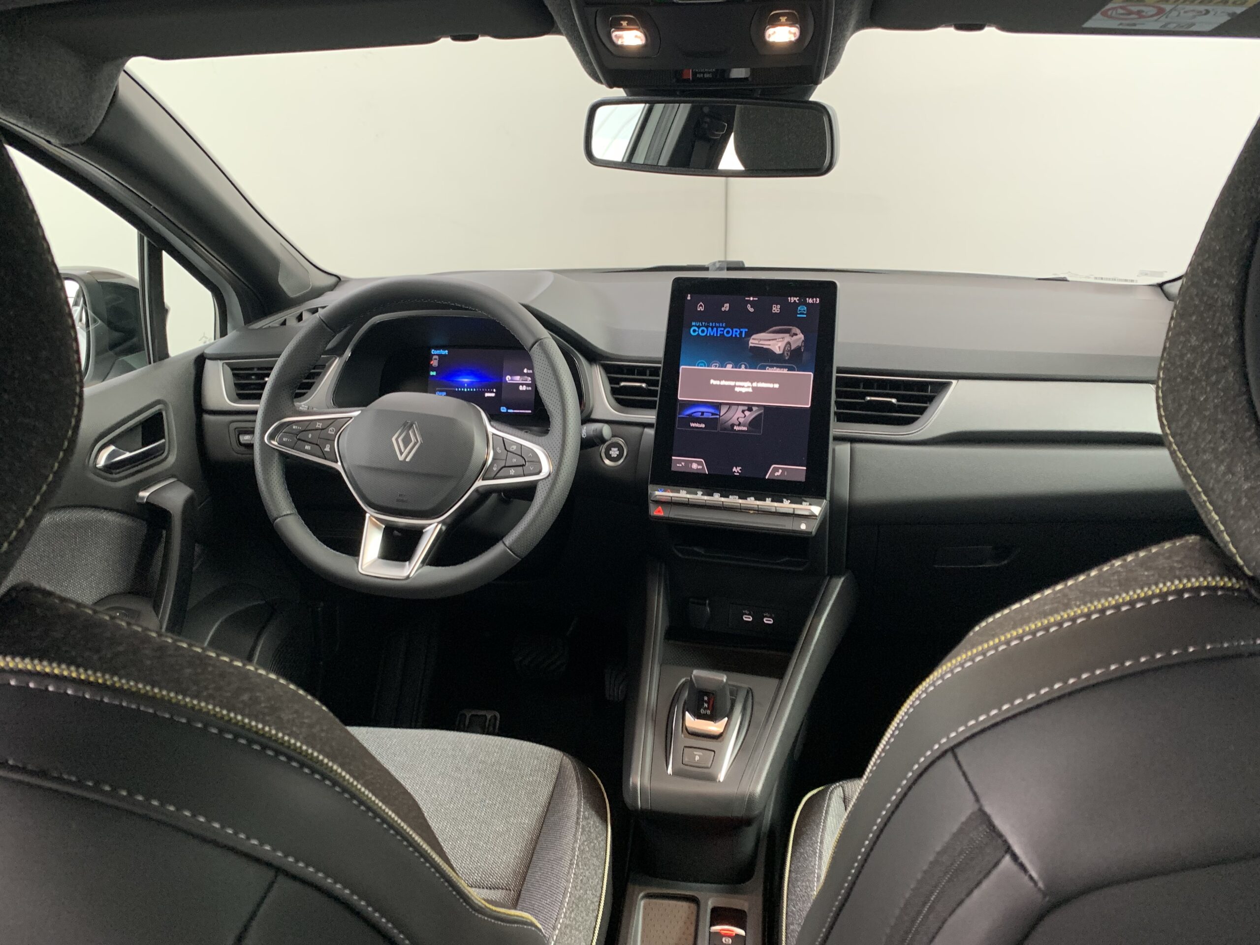 RENAULT CAPTUR TECHNO FULL HYBRID 160CV + RUEDA DE REPUESTO + CARROCERIA BLANCO NACARADO CON TECHO NEGRO BRILLANTE