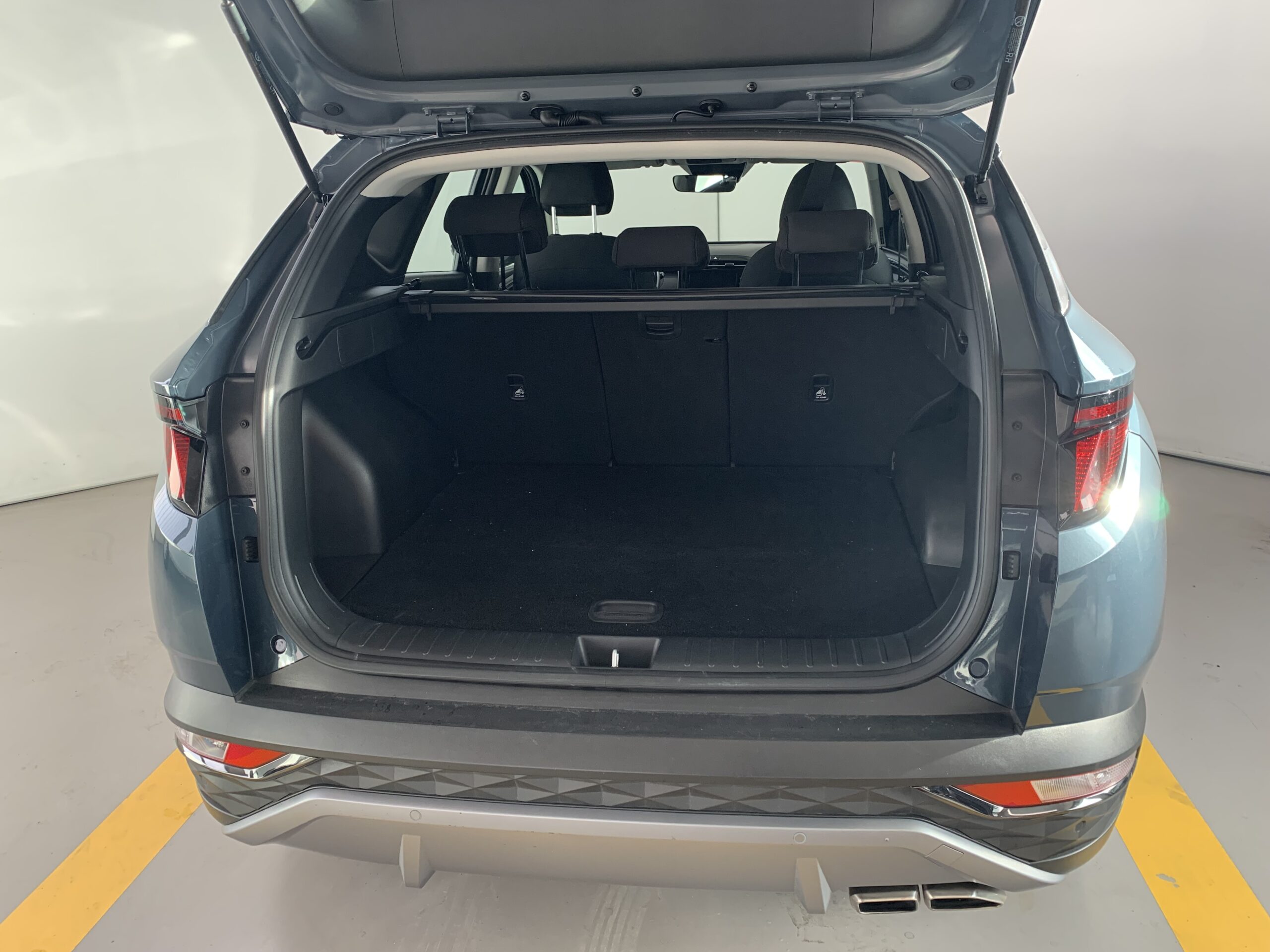 HYUNDAI TUCSON MAXX HIBRIDO ENCHUFABLE 4X4 1.6TGDI 265CV
