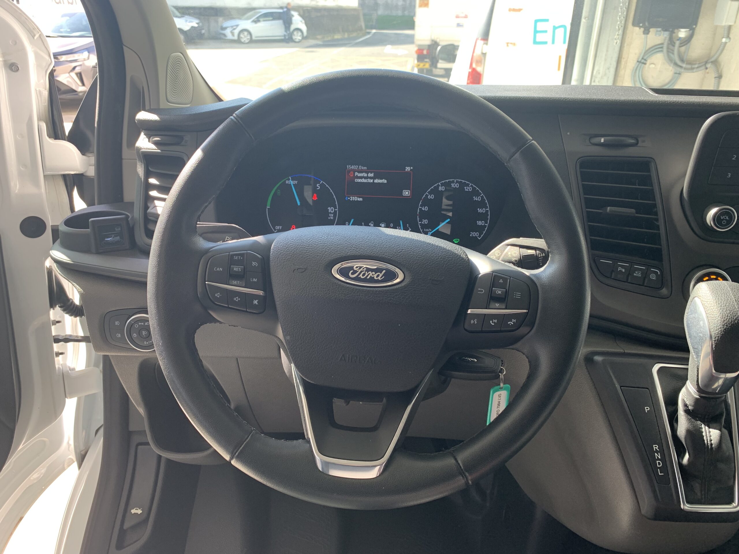 FORD TRANSIT CUSTOM COMBI 9 PLAZAS L1H1 TREND ECOBOOST 1.0 HIBRIDO ENCHUFABLE 125CV + CABLE DE CARGA PARA RED ELECTRICA