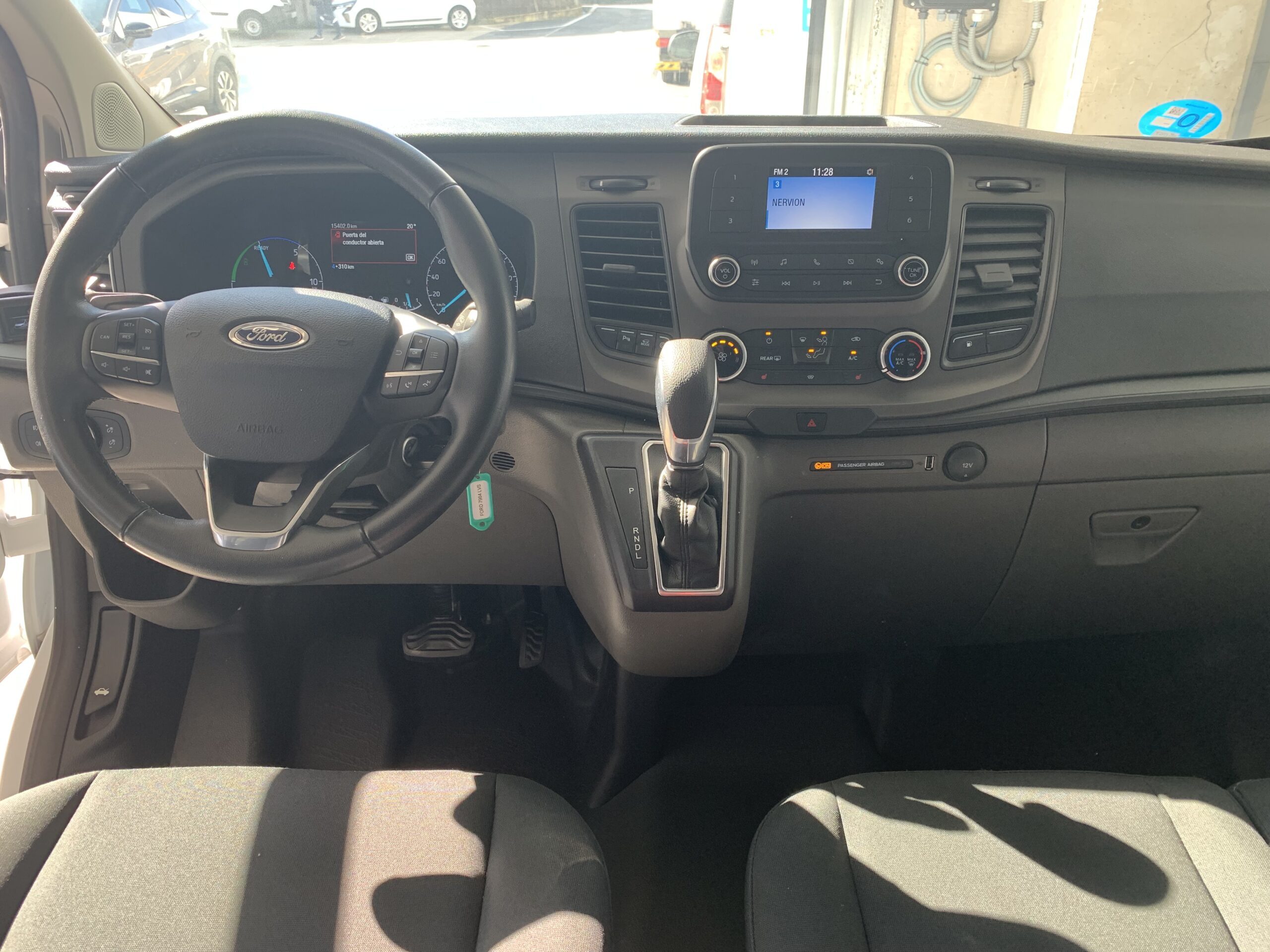 FORD TRANSIT CUSTOM COMBI 9 PLAZAS L1H1 TREND ECOBOOST 1.0 HIBRIDO ENCHUFABLE 125CV + CABLE DE CARGA PARA RED ELECTRICA