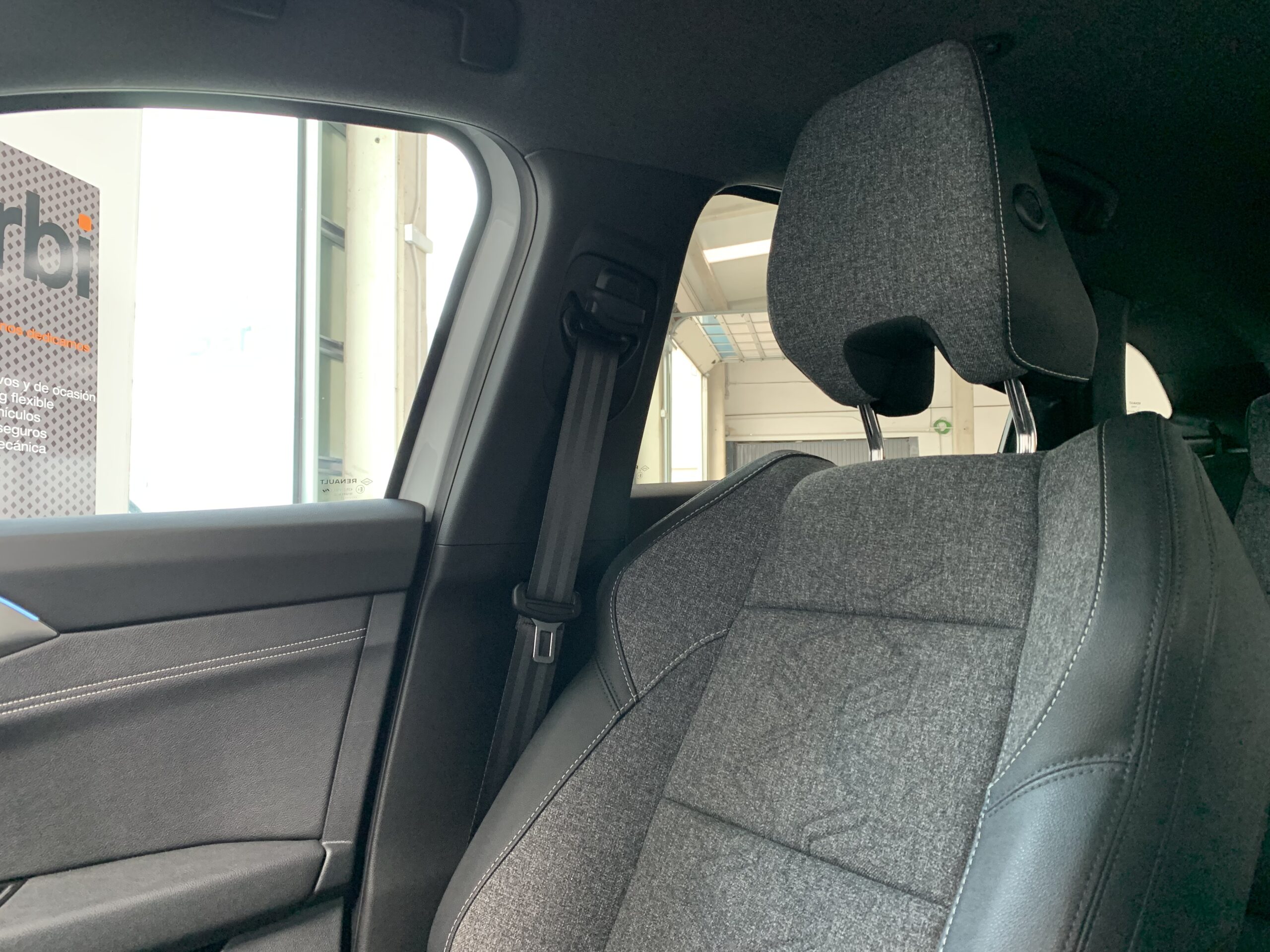 RENAULT AUSTRAL TECHNO FULL HYBRID 200CV + TECHO DE COLOR NEGRO