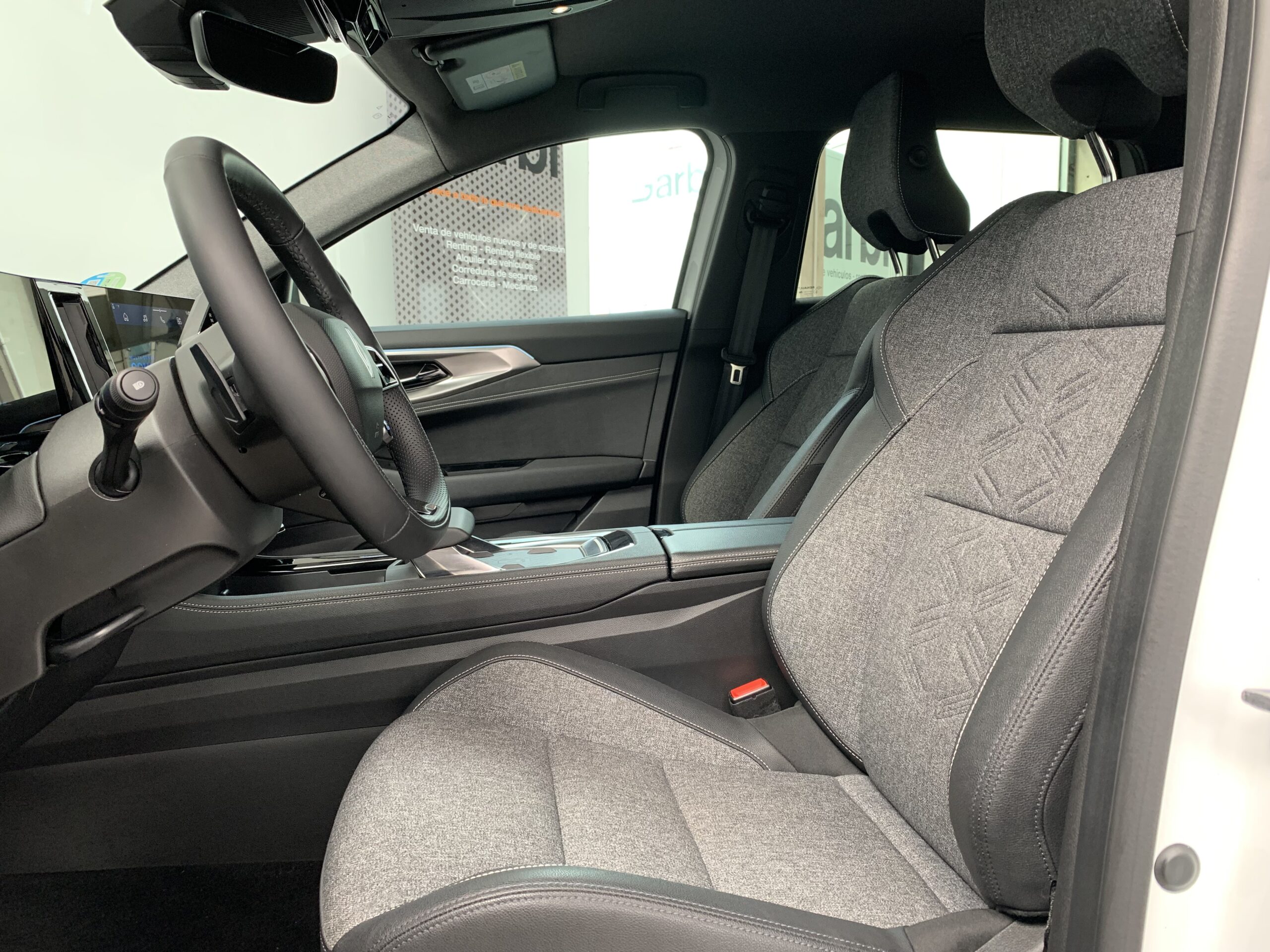 RENAULT AUSTRAL TECHNO FULL HYBRID 200CV + TECHO DE COLOR NEGRO