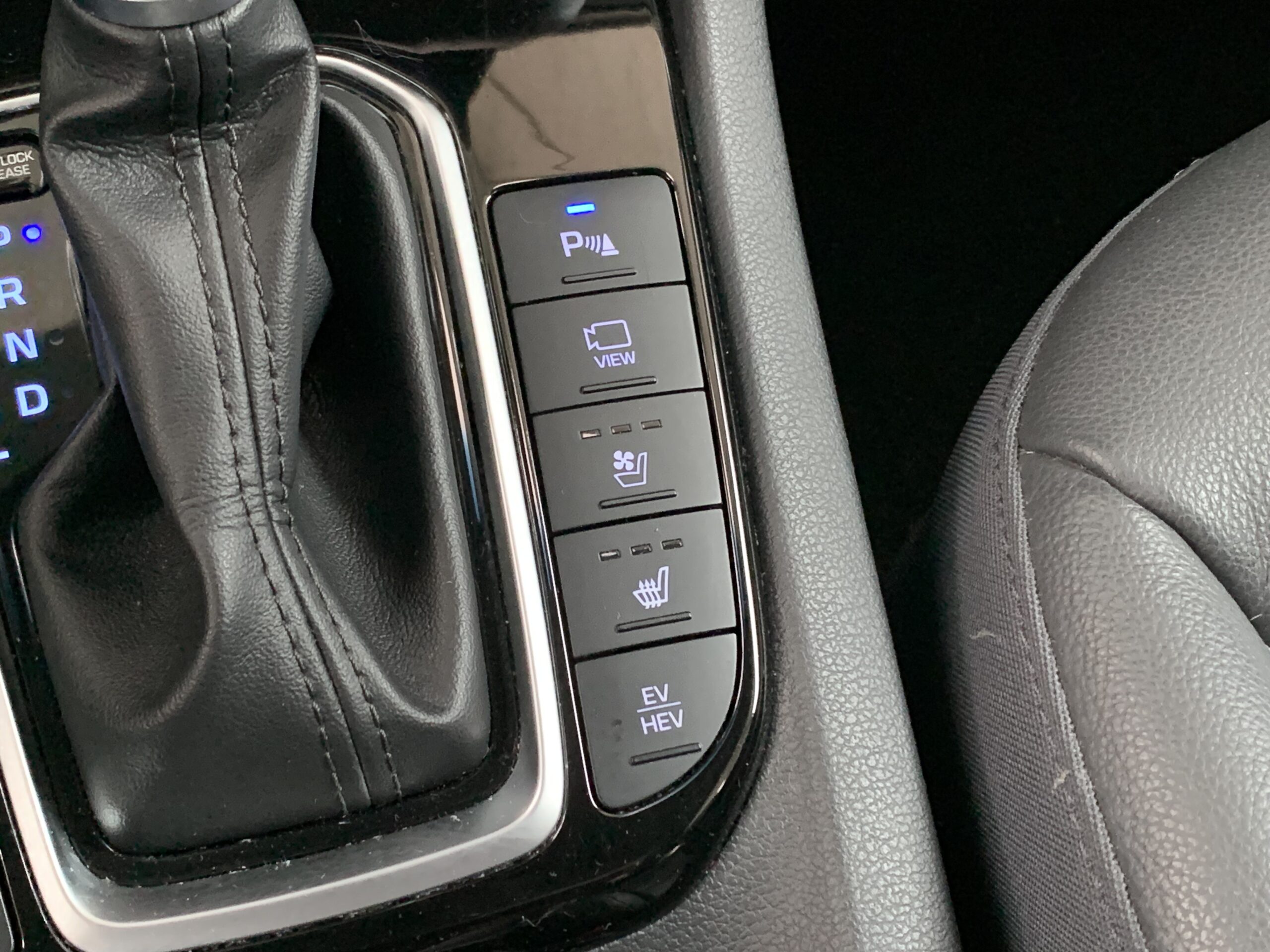HYUNDAI IONIQ STYLE HIBRIDO ENCHUFABLE 1.6GDI 141CV