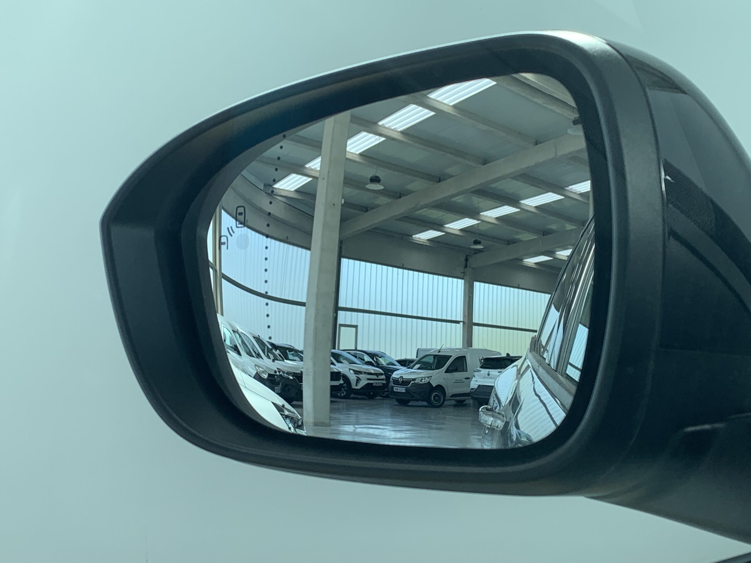 RENAULT AUSTRAL TECHNO FULL HYBRID 200CV + GRIS PIZARRA & TECHO NEGRO