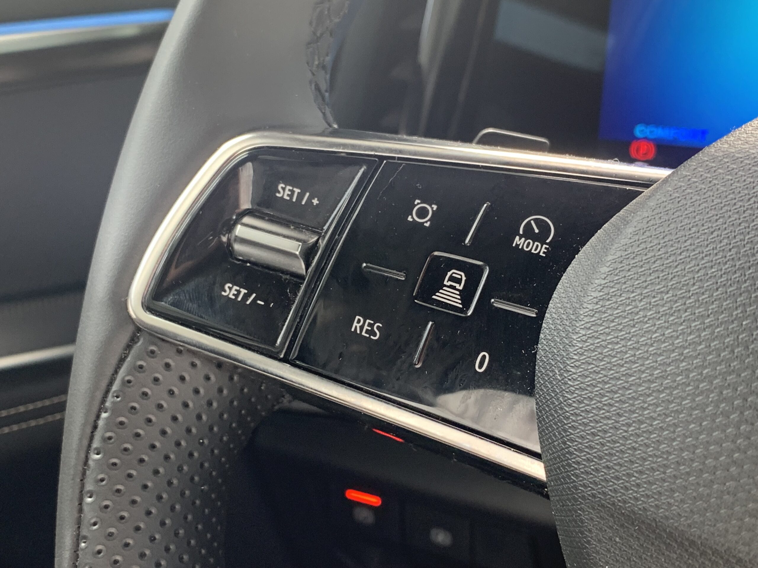 RENAULT AUSTRAL TECHNO FULL HYBRID 200CV + GRIS PIZARRA & TECHO NEGRO