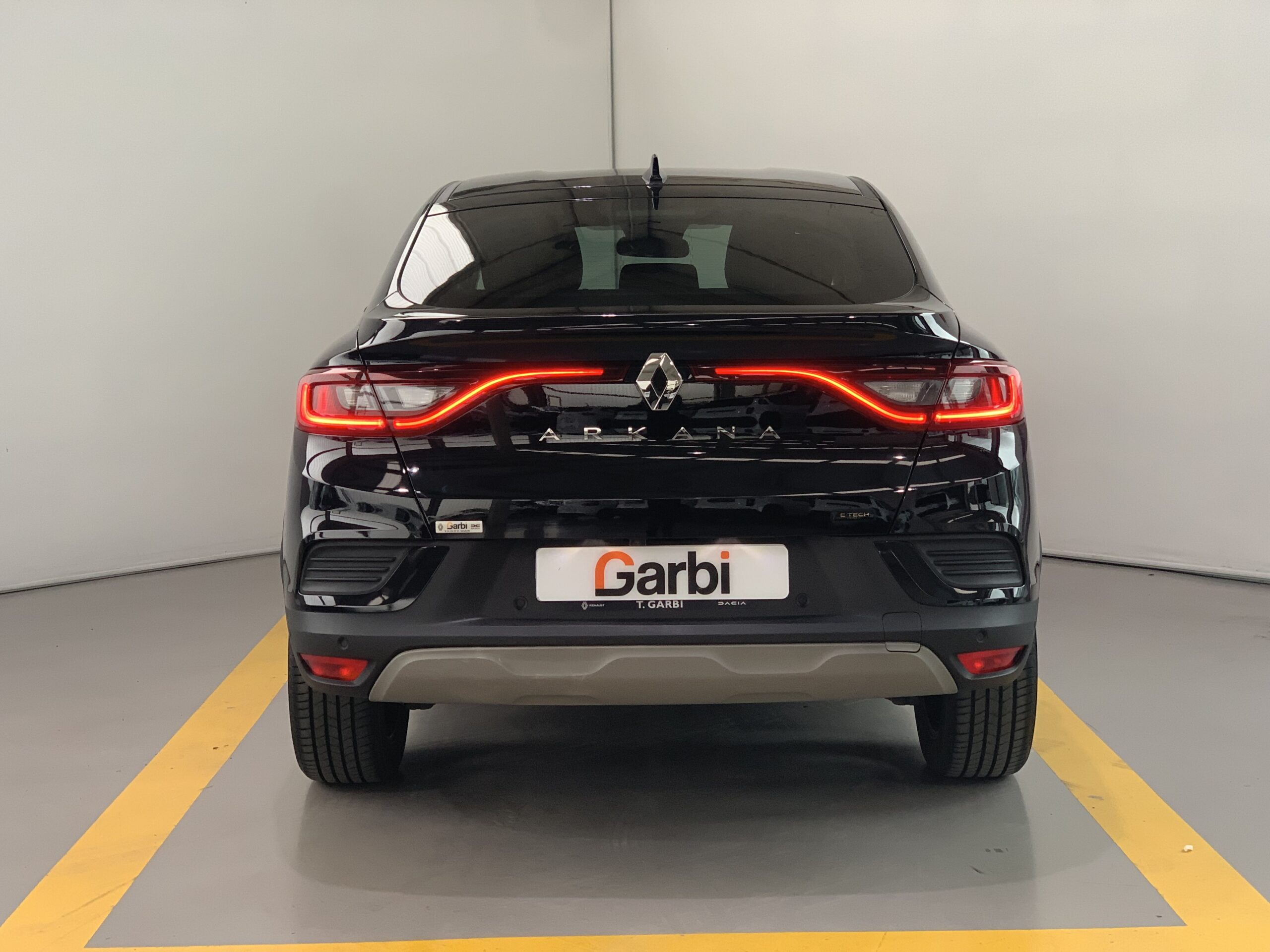 RENAULT ARKANA TECHNO E-TECH FULL HYBRID 145CV + PACK SAFETY + PACK EASY PARKING + RUEDA DE REPUESTO