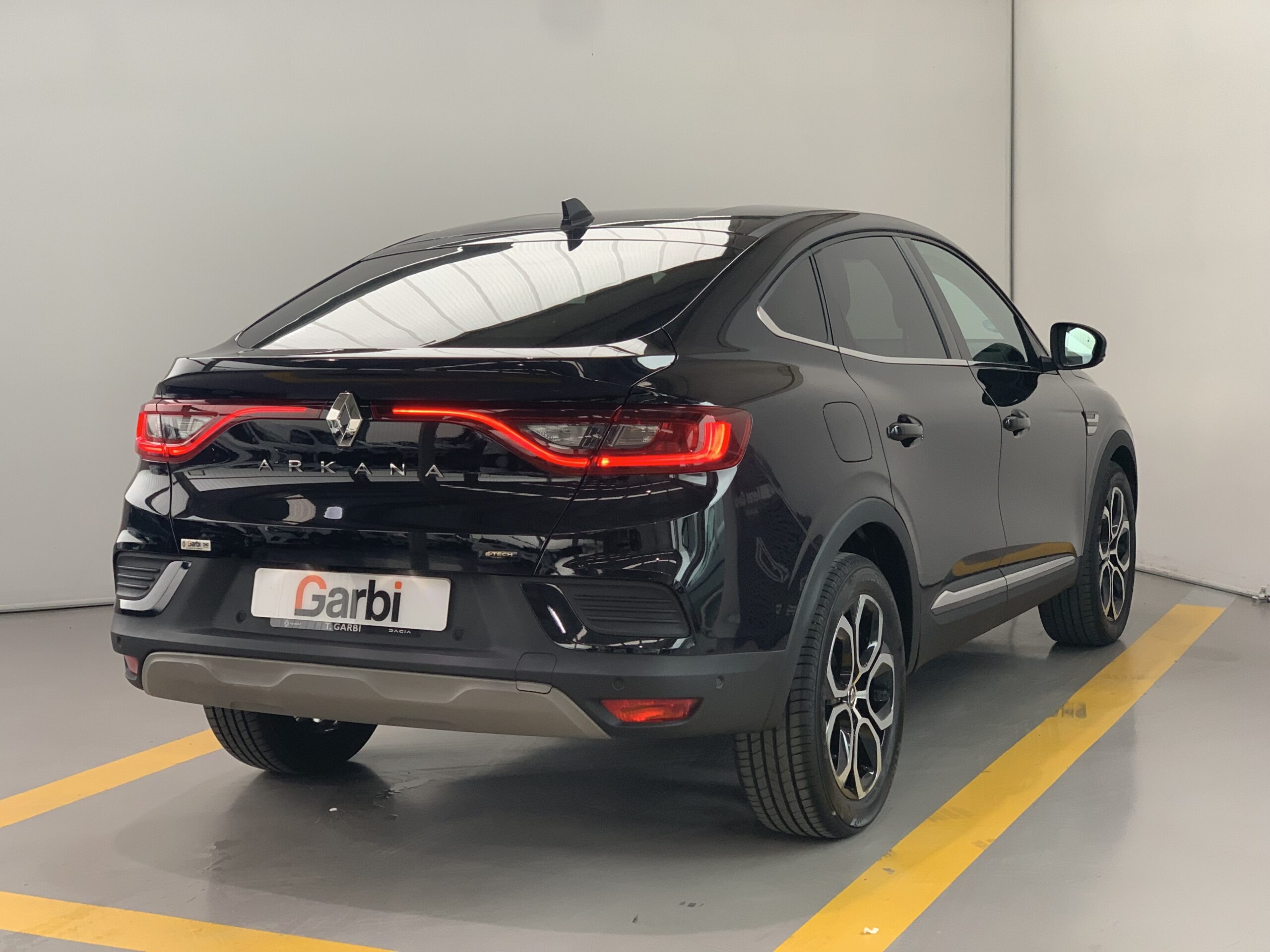 RENAULT ARKANA TECHNO E-TECH FULL HYBRID 145CV + PACK SAFETY + PACK EASY PARKING + RUEDA DE REPUESTO