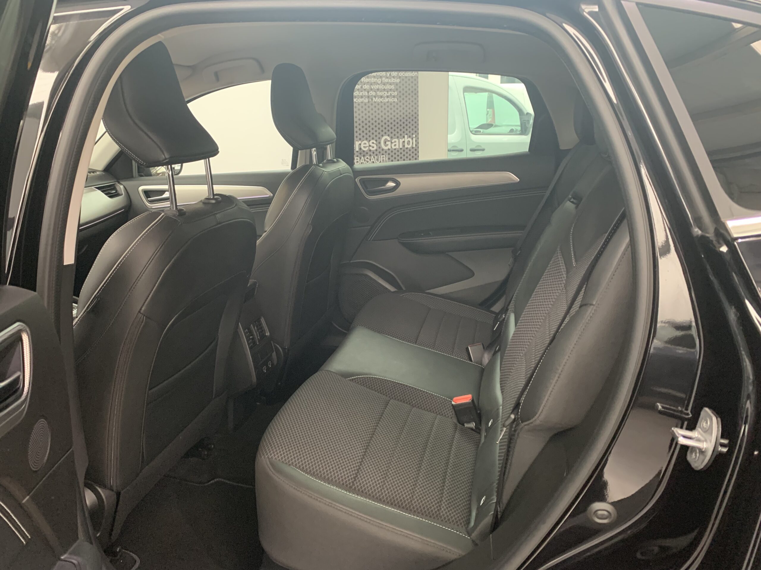 RENAULT ARKANA TECHNO E-TECH FULL HYBRID 145CV + PACK SAFETY + PACK EASY PARKING + RUEDA DE REPUESTO