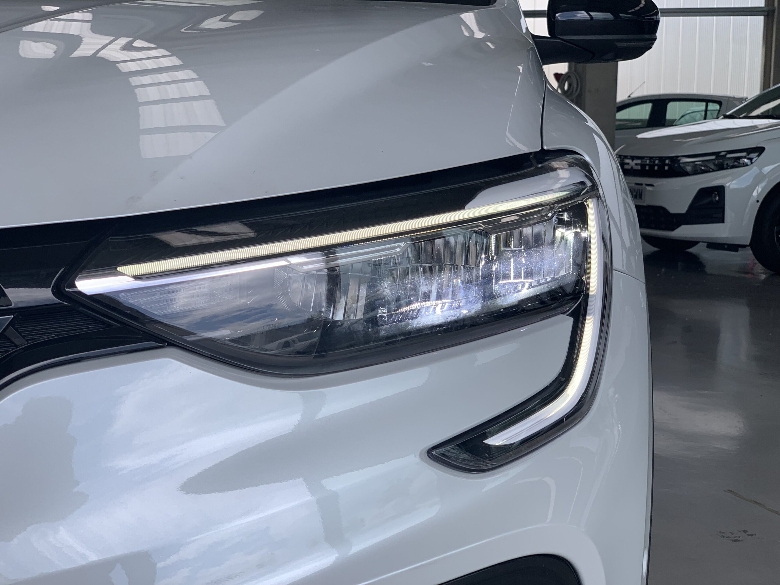 RENAULT ARKANA ESPIRIT ALPINE FULL HYBRID 145CV + PACK PARKING PLUS + TECHO DE COLOR NEGRO
