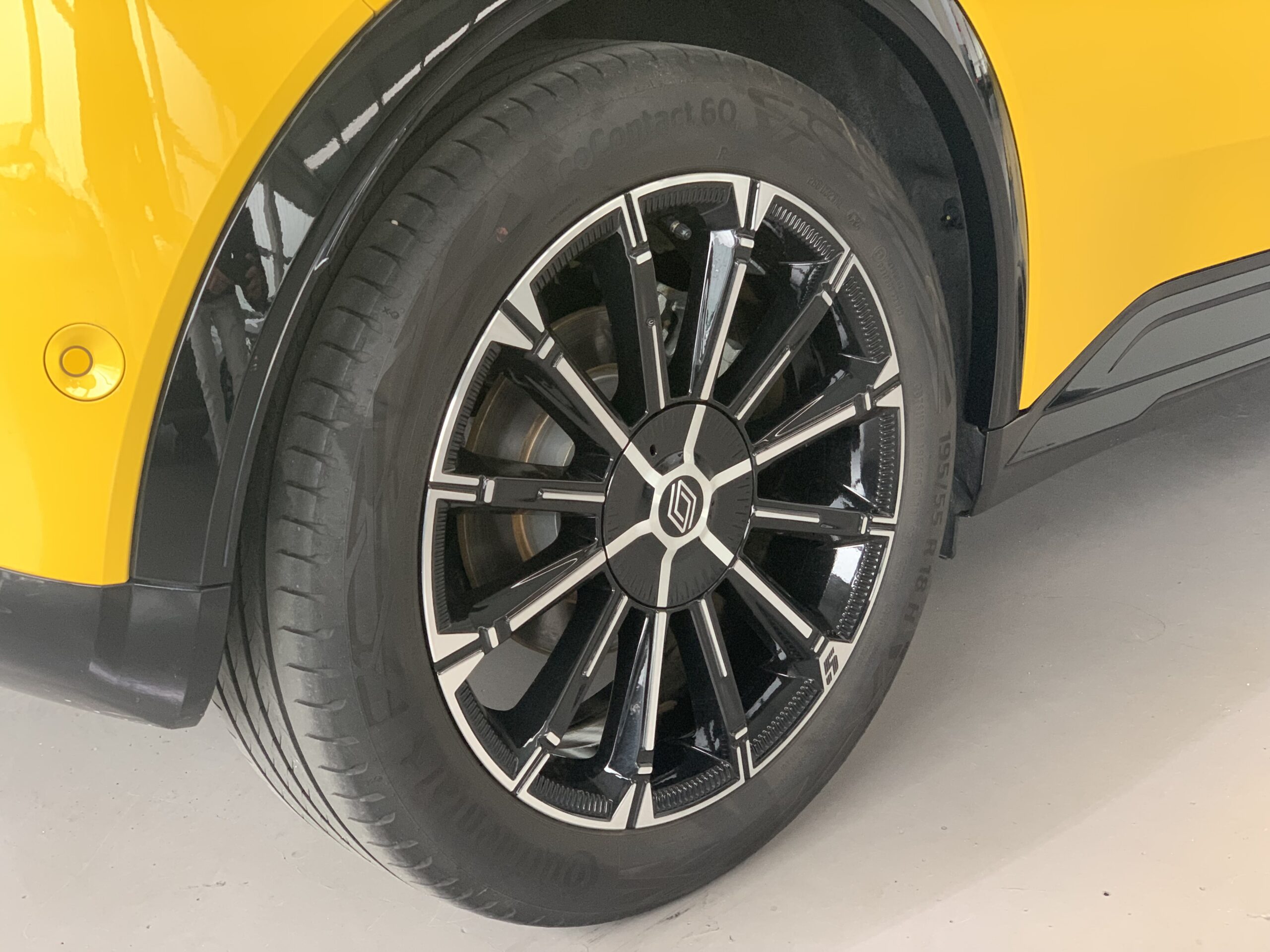 R5 ICONIC CINQ 100% ELECTRICO 150CV AUTONOMIA CONFORT (412KM AUTONOMIA) + PACK SAFETY & EASY DRIVE + HARMAN KARDON + CARGADOR BIDIRECCIONAL