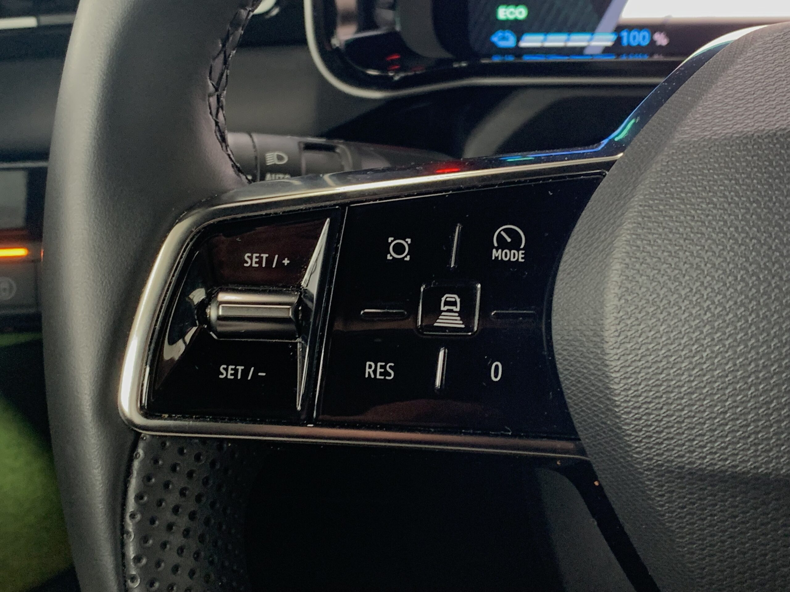 R5 ICONIC CINQ 100% ELECTRICO 150CV AUTONOMIA CONFORT (412KM AUTONOMIA) + PACK SAFETY & EASY DRIVE + HARMAN KARDON + CARGADOR BIDIRECCIONAL