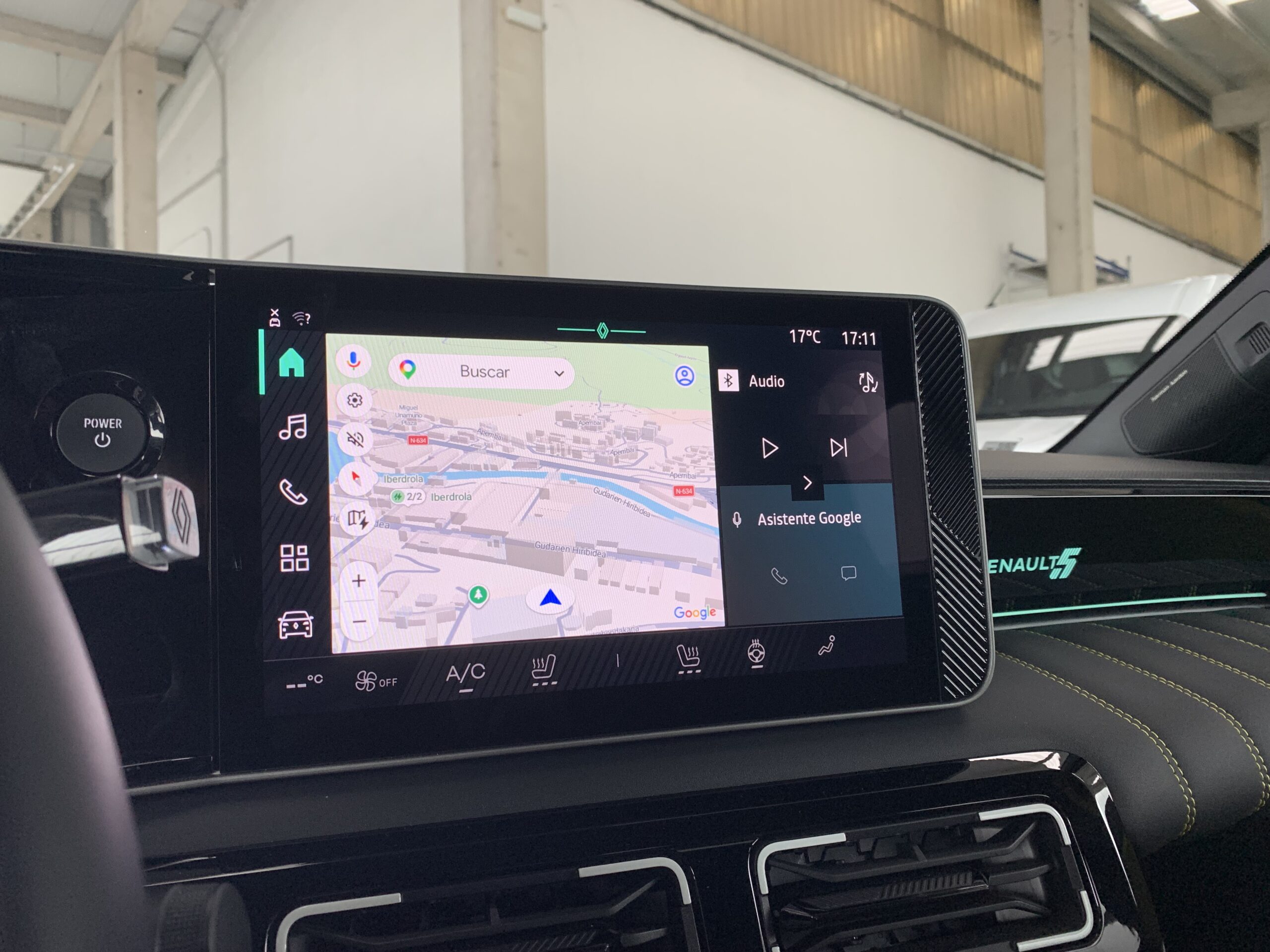 R5 ICONIC CINQ 100% ELECTRICO 150CV AUTONOMIA CONFORT (412KM AUTONOMIA) + PACK SAFETY & EASY DRIVE + HARMAN KARDON + CARGADOR BIDIRECCIONAL