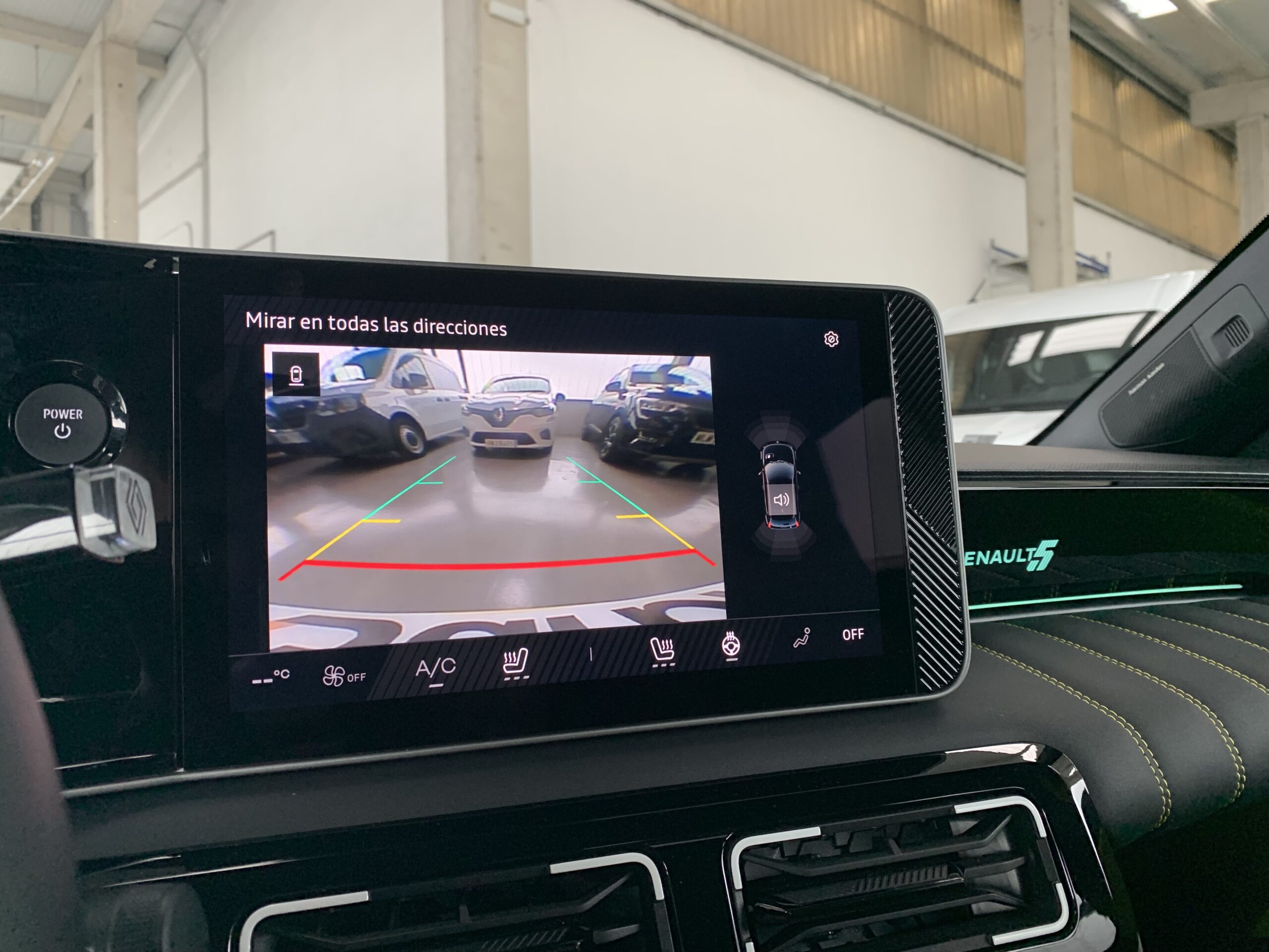 R5 ICONIC CINQ 100% ELECTRICO 150CV AUTONOMIA CONFORT (412KM AUTONOMIA) + PACK SAFETY & EASY DRIVE + HARMAN KARDON + CARGADOR BIDIRECCIONAL