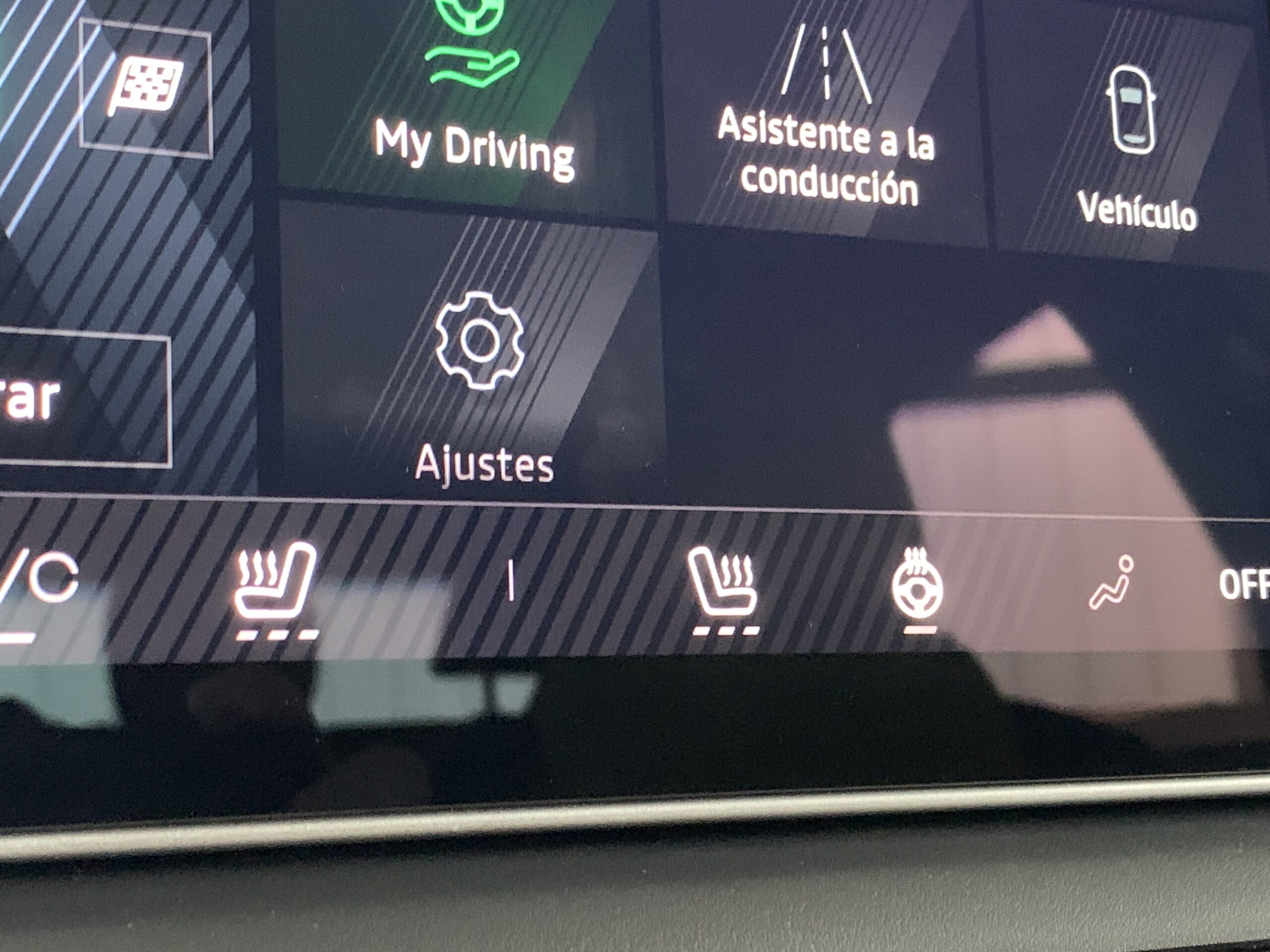 R5 ICONIC CINQ 100% ELECTRICO 150CV AUTONOMIA CONFORT (412KM AUTONOMIA) + PACK SAFETY & EASY DRIVE + HARMAN KARDON + CARGADOR BIDIRECCIONAL