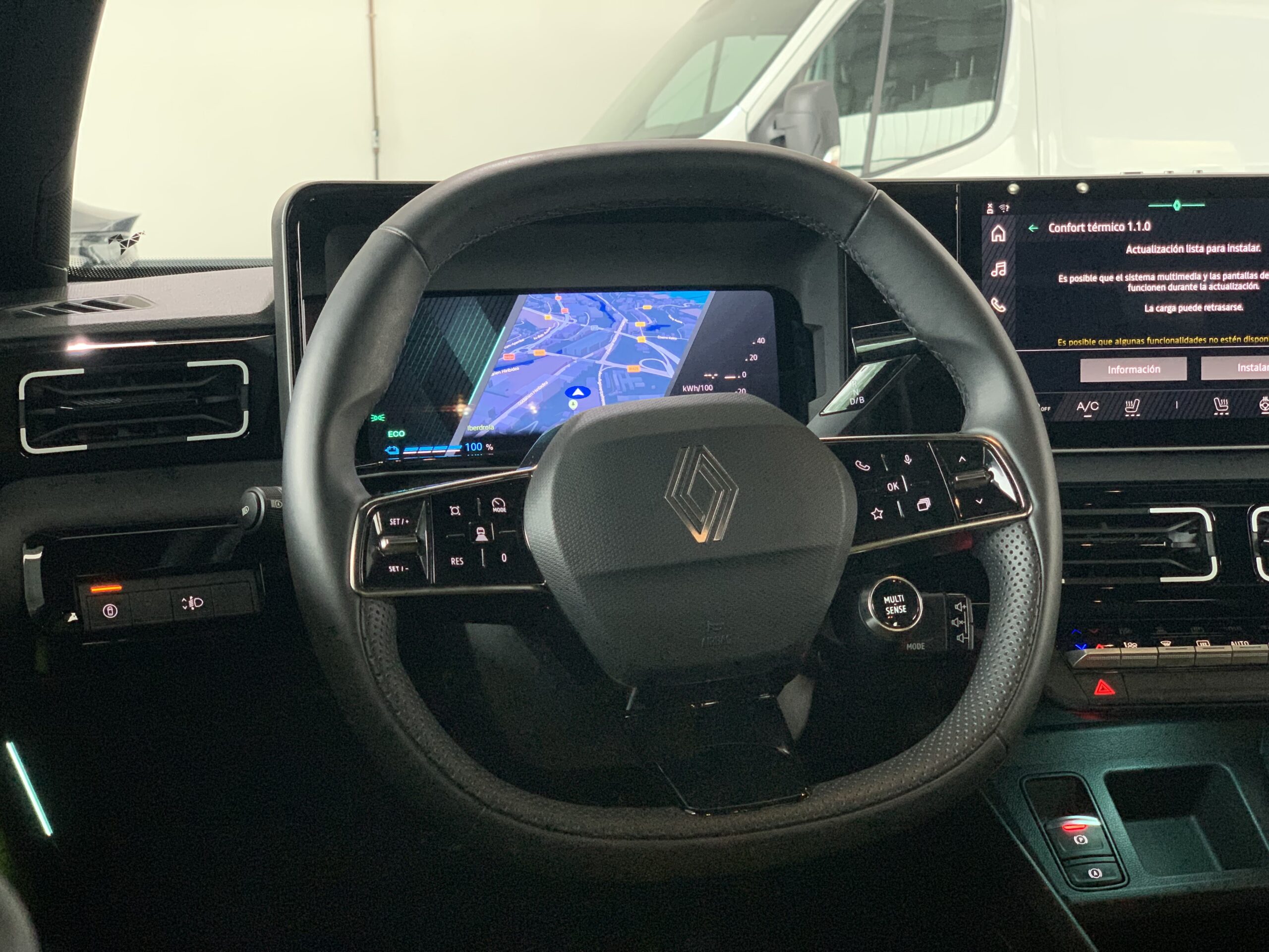 R5 ICONIC CINQ 100% ELECTRICO 150CV AUTONOMIA CONFORT (412KM AUTONOMIA) + PACK SAFETY & EASY DRIVE + HARMAN KARDON + CARGADOR BIDIRECCIONAL