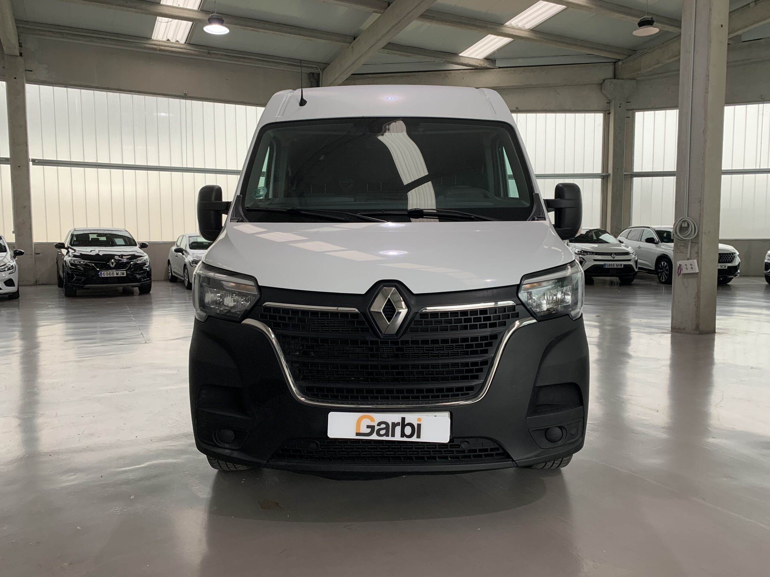 RENAULT MASTER FURGON L2H2 3500 BLUE DCI 135CV — PLATAFORMA ELEVADORA DHOLLANDIA: CAPACIDAD: 500kg / ANCHO PLATO: 1400mm / PROFUNDIDAD: 1550mm — + DEPOSITO 105L +MEDIA NAV EVOLUTION + AIRE ACONDICIONADO + CAMARA DE VISION TRASERA + AIRBAG CONDUCTOR & PASAJERO + RADIO MEDIA EVOLUTION & SMARTPHONE REPLICACION