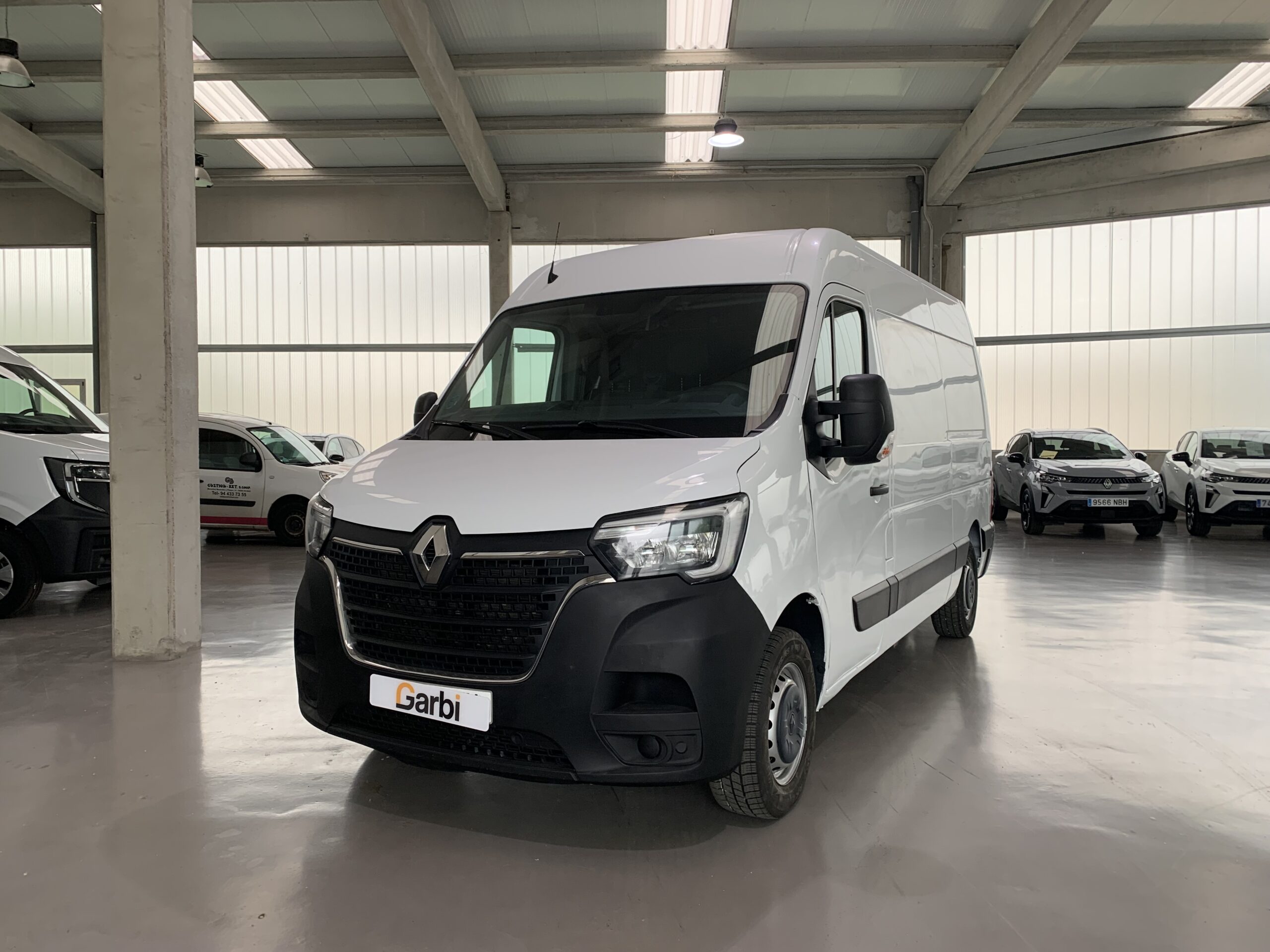 RENAULT MASTER FURGON L2H2 3500 BLUE DCI 135CV — PLATAFORMA ELEVADORA DHOLLANDIA: CAPACIDAD: 500kg / ANCHO PLATO: 1400mm / PROFUNDIDAD: 1550mm — + DEPOSITO 105L +MEDIA NAV EVOLUTION + AIRE ACONDICIONADO + CAMARA DE VISION TRASERA + AIRBAG CONDUCTOR & PASAJERO + RADIO MEDIA EVOLUTION & SMARTPHONE REPLICACION