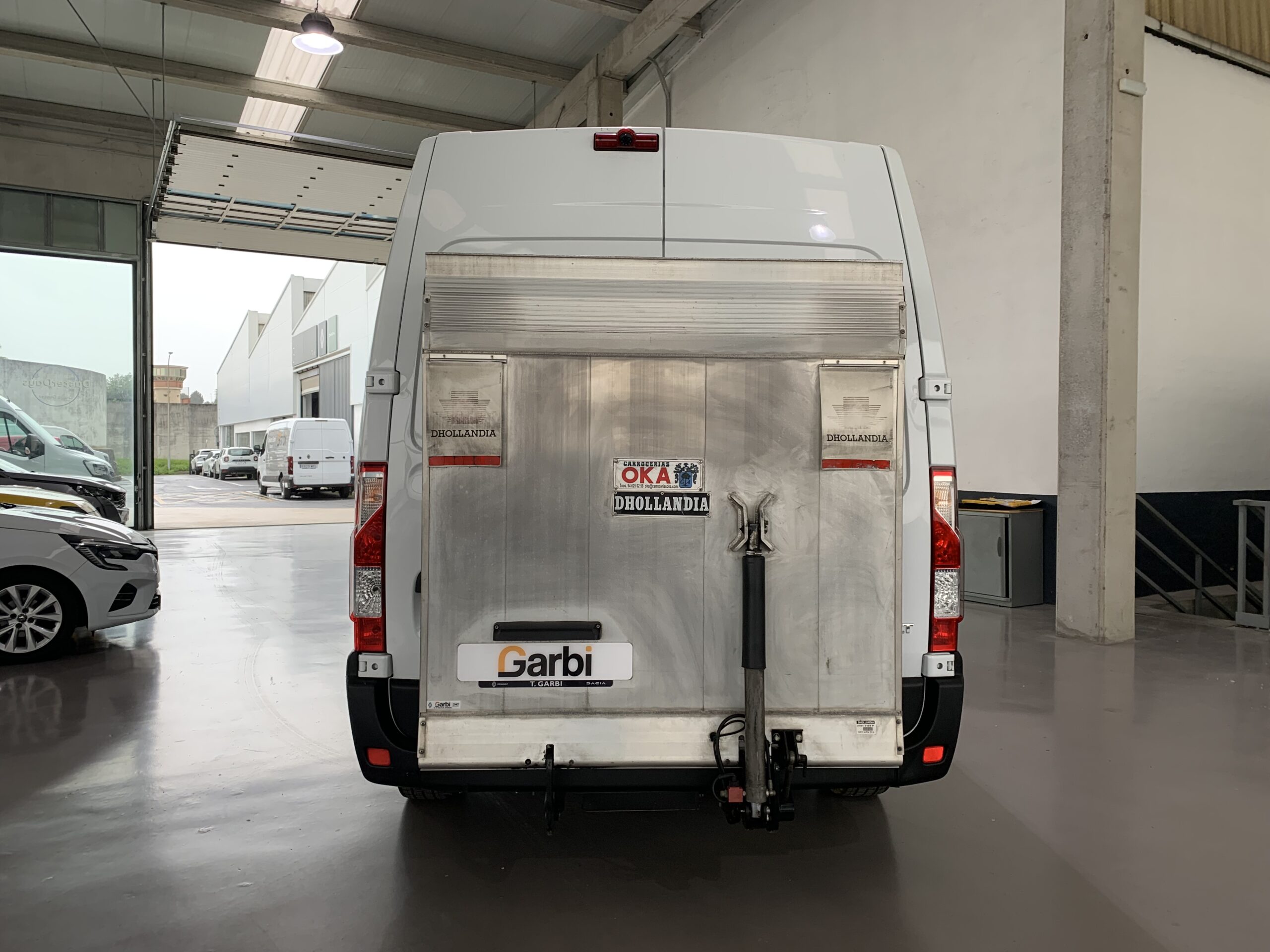 RENAULT MASTER FURGON L2H2 3500 BLUE DCI 135CV — PLATAFORMA ELEVADORA DHOLLANDIA: CAPACIDAD: 500kg / ANCHO PLATO: 1400mm / PROFUNDIDAD: 1550mm — + DEPOSITO 105L +MEDIA NAV EVOLUTION + AIRE ACONDICIONADO + CAMARA DE VISION TRASERA + AIRBAG CONDUCTOR & PASAJERO + RADIO MEDIA EVOLUTION & SMARTPHONE REPLICACION