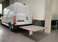 RENAULT MASTER FURGON L2H2 3500 BLUE DCI 135CV — PLATAFORMA ELEVADORA DHOLLANDIA: CAPACIDAD: 500kg / ANCHO PLATO: 1400mm / PROFUNDIDAD: 1550mm — + DEPOSITO 105L +MEDIA NAV EVOLUTION + AIRE ACONDICIONADO + CAMARA DE VISION TRASERA + AIRBAG CONDUCTOR & PASAJERO + RADIO MEDIA EVOLUTION & SMARTPHONE REPLICACION