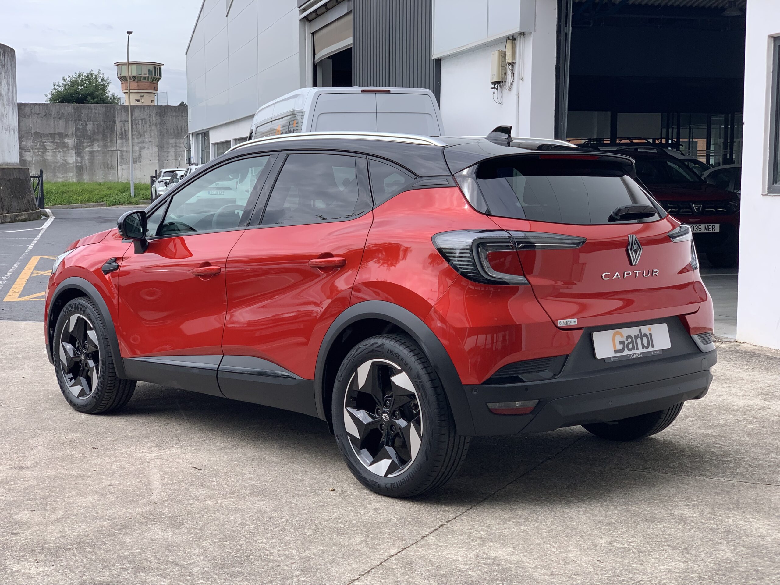 RENAULT CAPTUR TECHNO GLP 100CV + PACK NAVEGACION & HARMAN KARDON