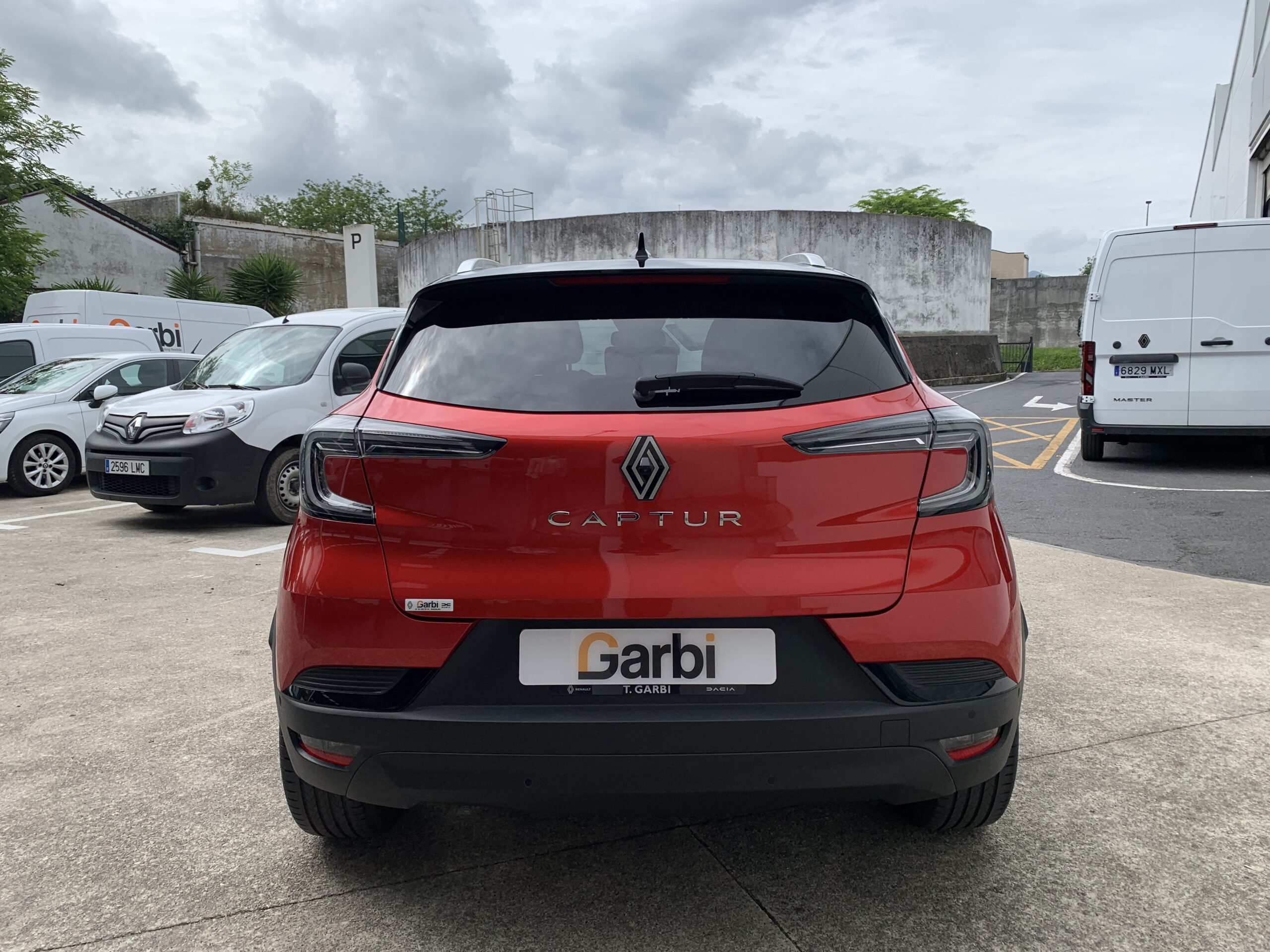 RENAULT CAPTUR TECHNO GLP 100CV + PACK NAVEGACION & HARMAN KARDON