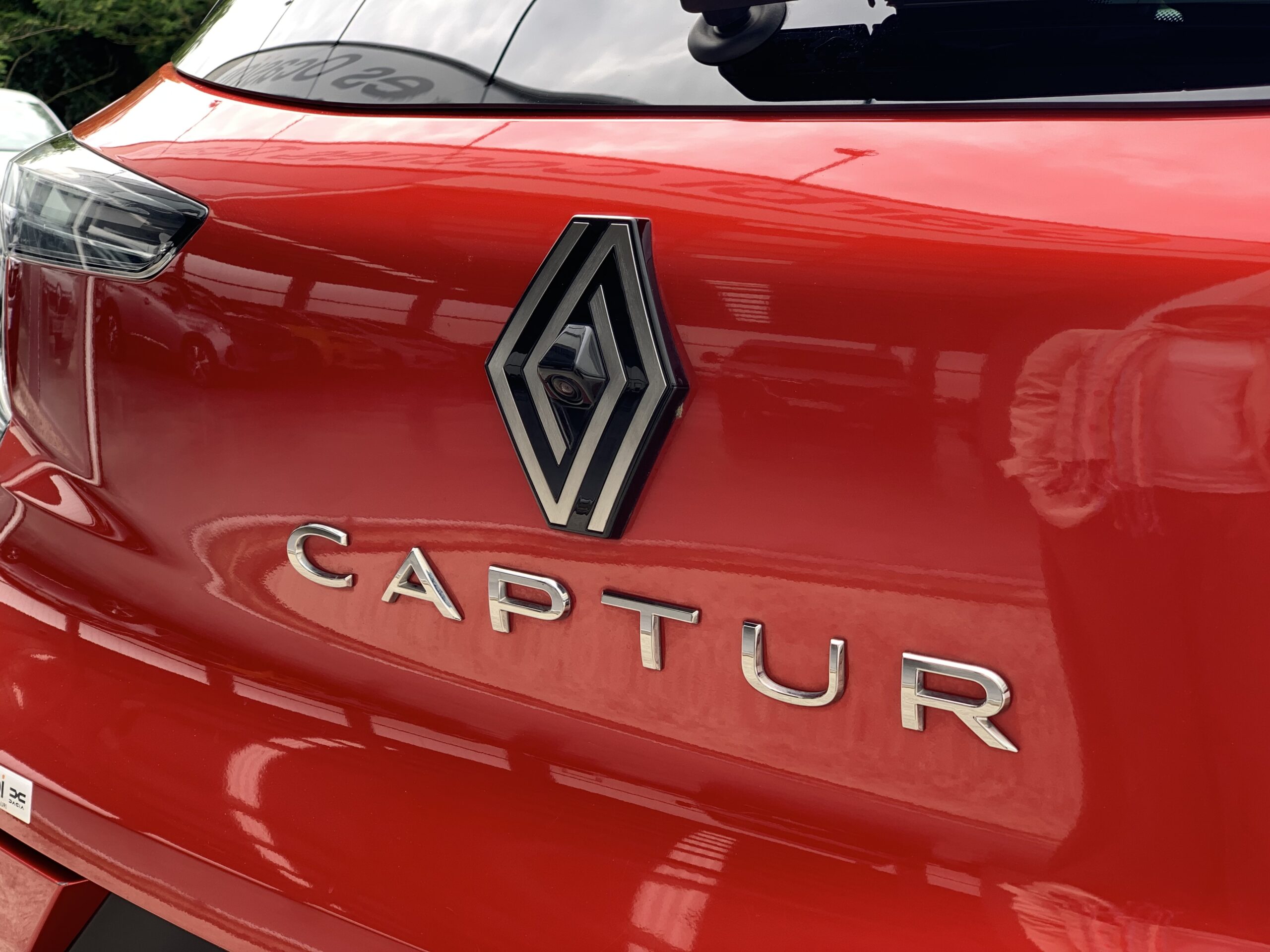 RENAULT CAPTUR TECHNO GLP 100CV + PACK NAVEGACION & HARMAN KARDON