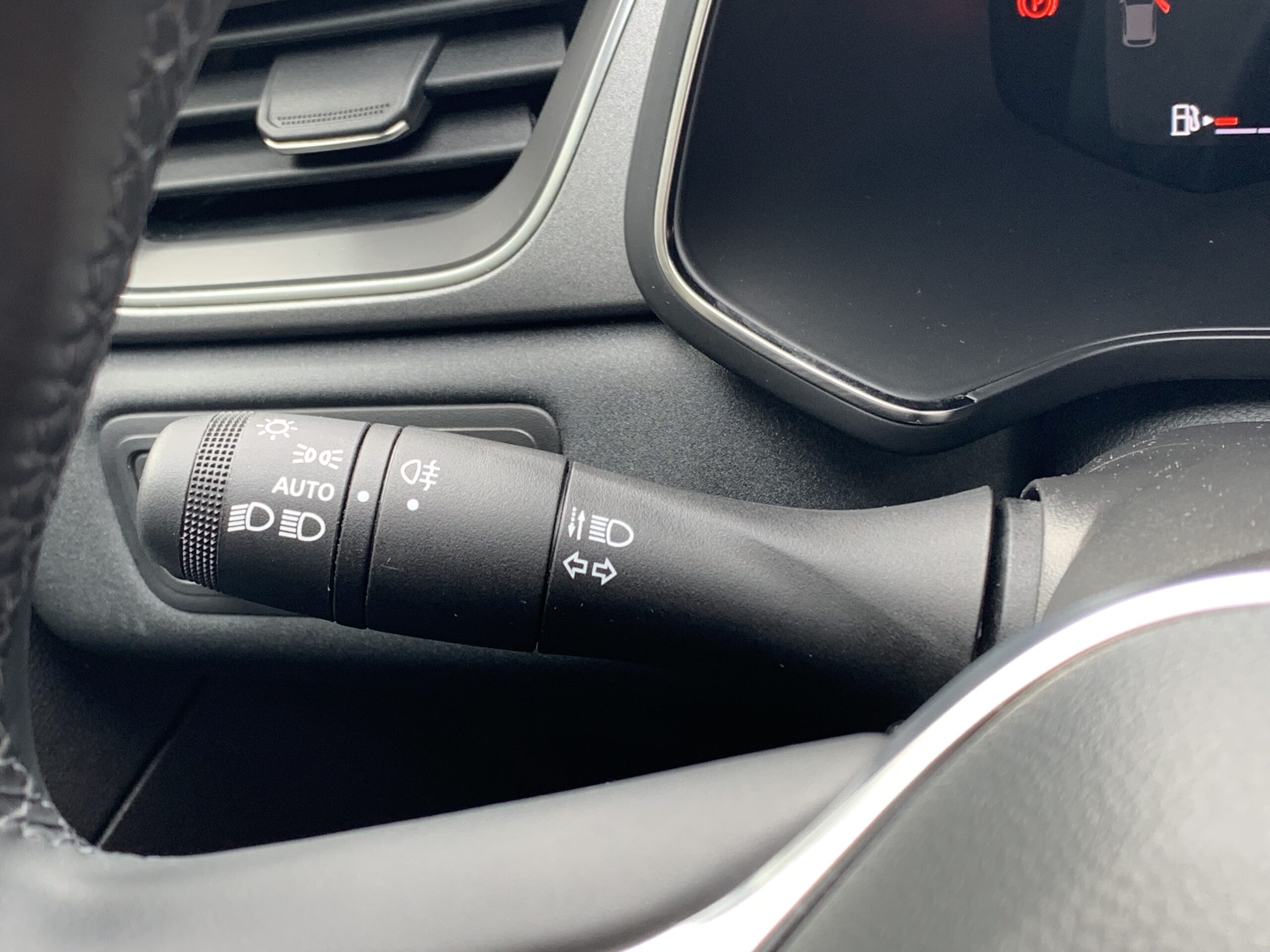 RENAULT CAPTUR TECHNO GLP 100CV + PACK NAVEGACION & HARMAN KARDON